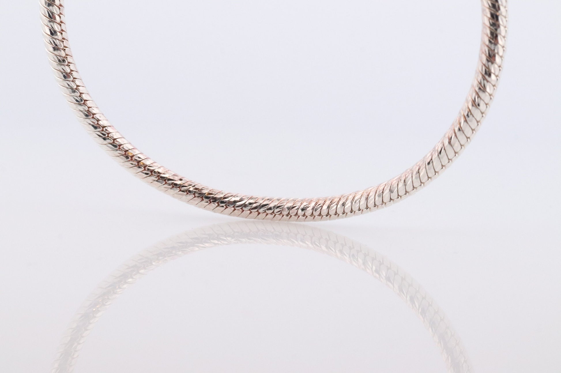 Sterling Silver Omega Snake Necklace. 925 Round Omega Snake Chain Heavy 45g 3mm width and 32in length