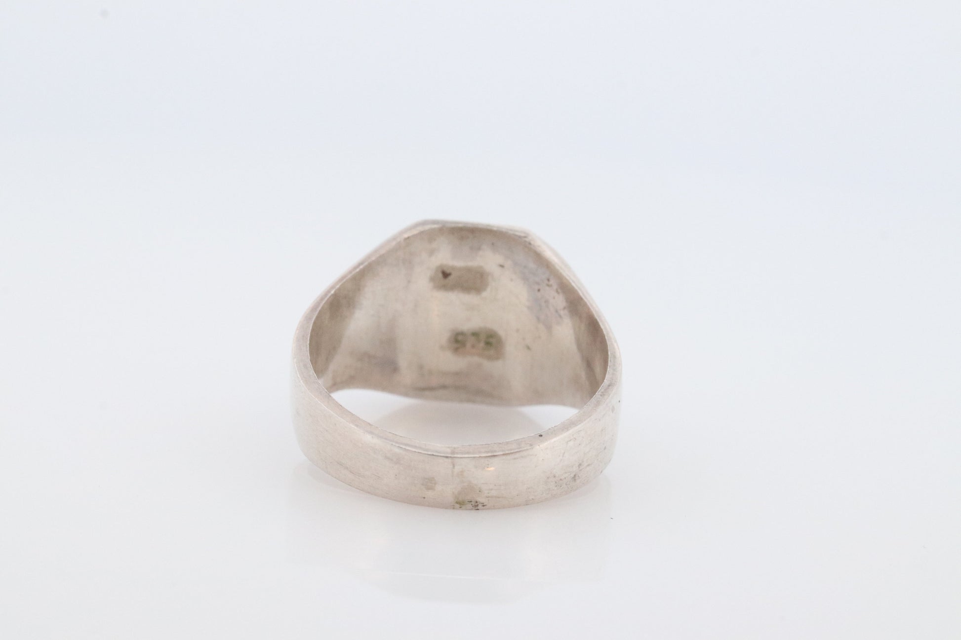 18k Heavy Signet ring. Aztec Mayan or Inca with Llama Alpaca Scenery Bust. Turquoise Enamel 18k Embossed coin Sterling Silver band