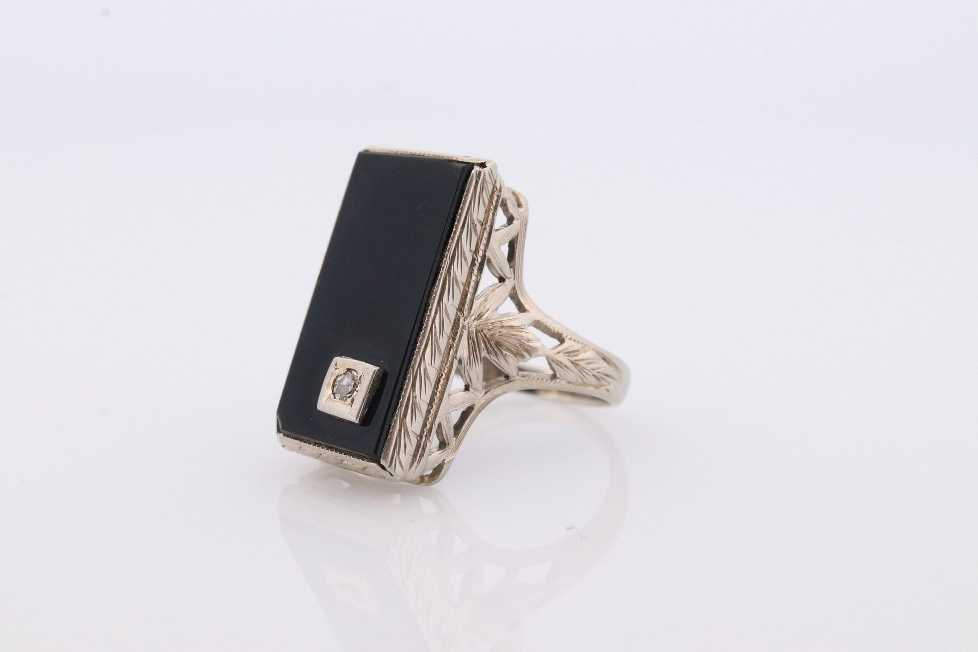 Art Deco Onyx and Diamond Ring. 14k Yellow Gold Rectangle Onyx and Diamond ring. Mourning ring. Filigree white gold.