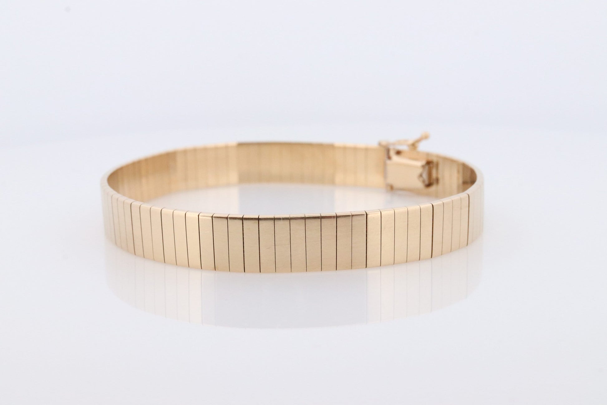 14k Wide Omega Bracelet. Italian Made 14k Yellow Gold Omega Snake Bracelet. High Quality bracelet 20.5g 8mm wide