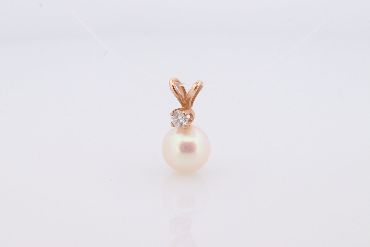 Pearl diamond pendant. 10k Dangle Pearl pendant (st44)