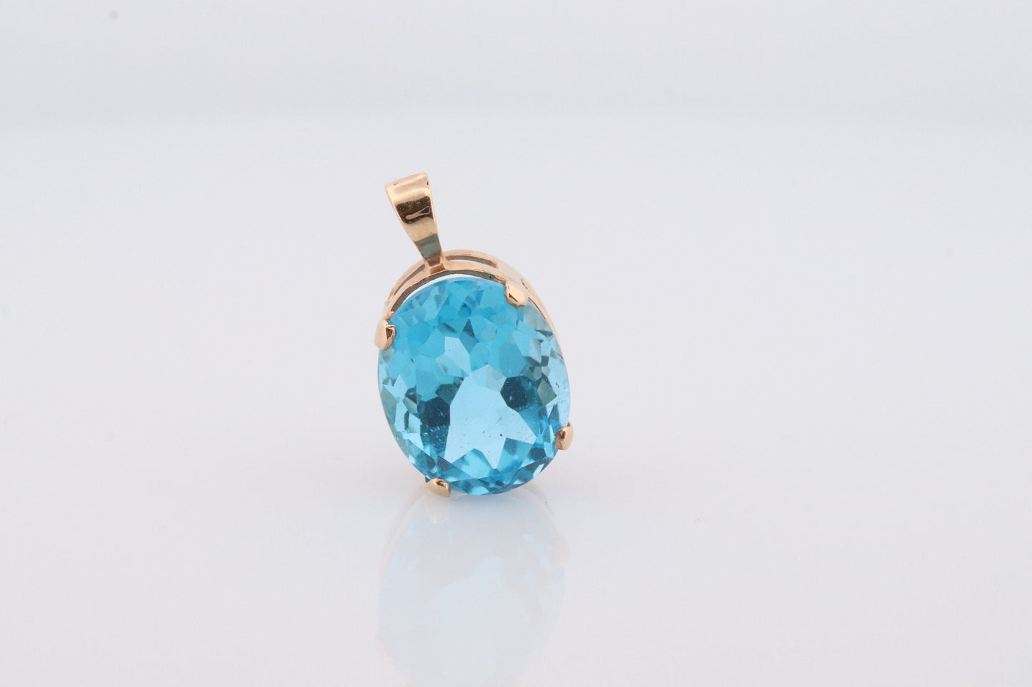 14k Blue TOPAZ Pendant. Large Swiss Blue Topaz High quality solitaire oval pendant piece. st(44)