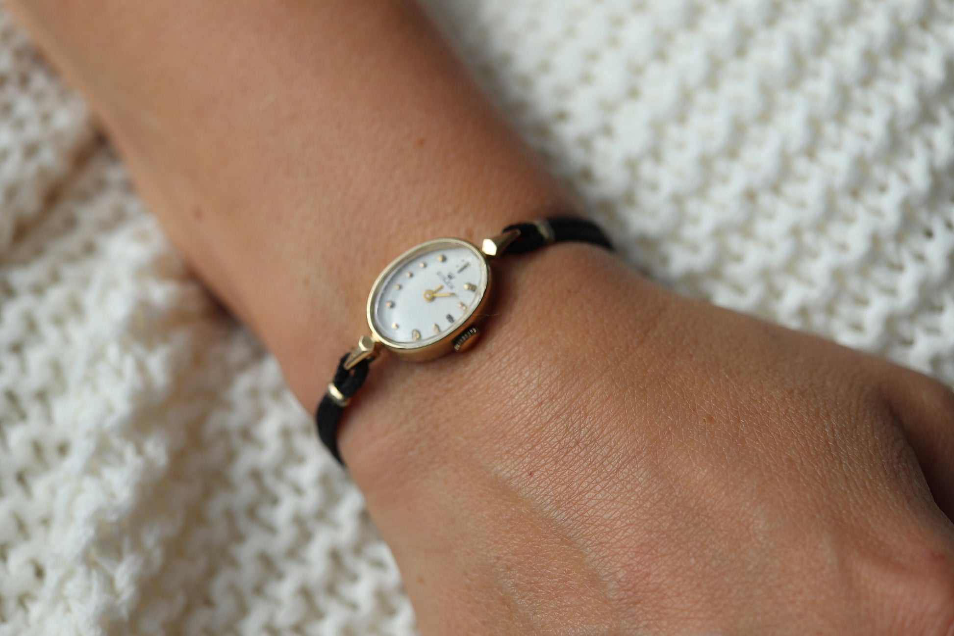 14k Rolex Womens Cocktail Watch. 14k gold Manual Windup. 1950s Ladies Rolex Cable Watch. Rolex Cord wristwatch.