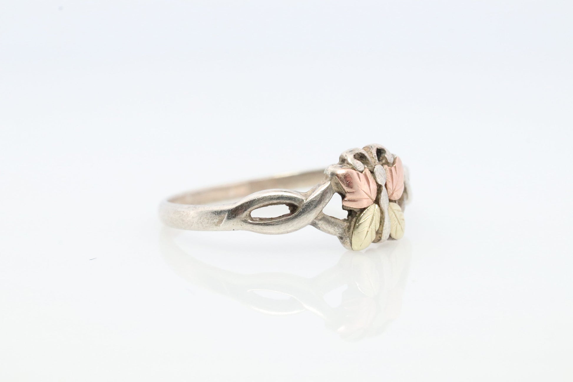 Black Hills Gold ring. BUTTERFLY 925 Sterling Silver and 10k Black Hills Gold inlay band. Butterfly Multi-tone gold.