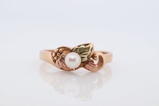 Black Hills Gold Ring with a Pearl. 10k Multi-Tone Black Hills Gold Pearl Ring. Pearl Solitaire Band.