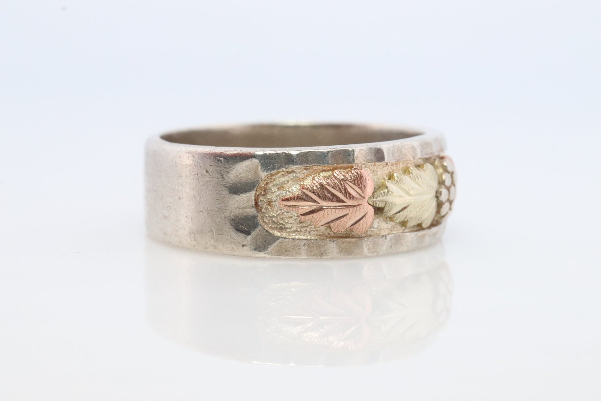 Black Hills Gold Sterling Silver Band. Size 10. 10k 12k Sterling Silver Black Hills Gold Inlays ring.