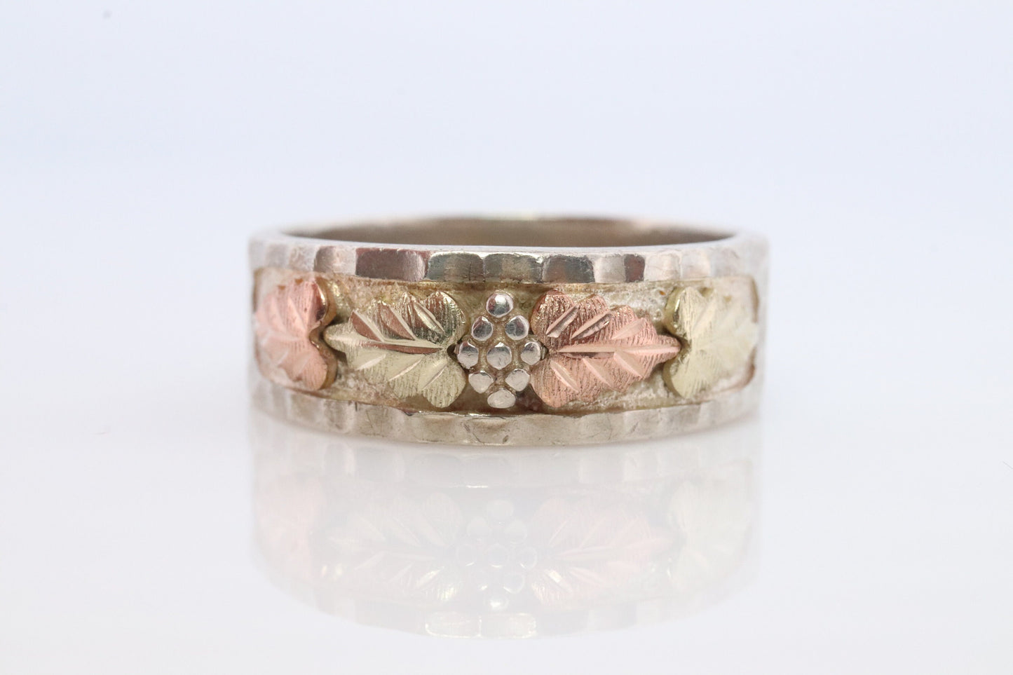 Black Hills Gold Sterling Silver Band. Size 10. 10k 12k Sterling Silver Black Hills Gold Inlays ring.