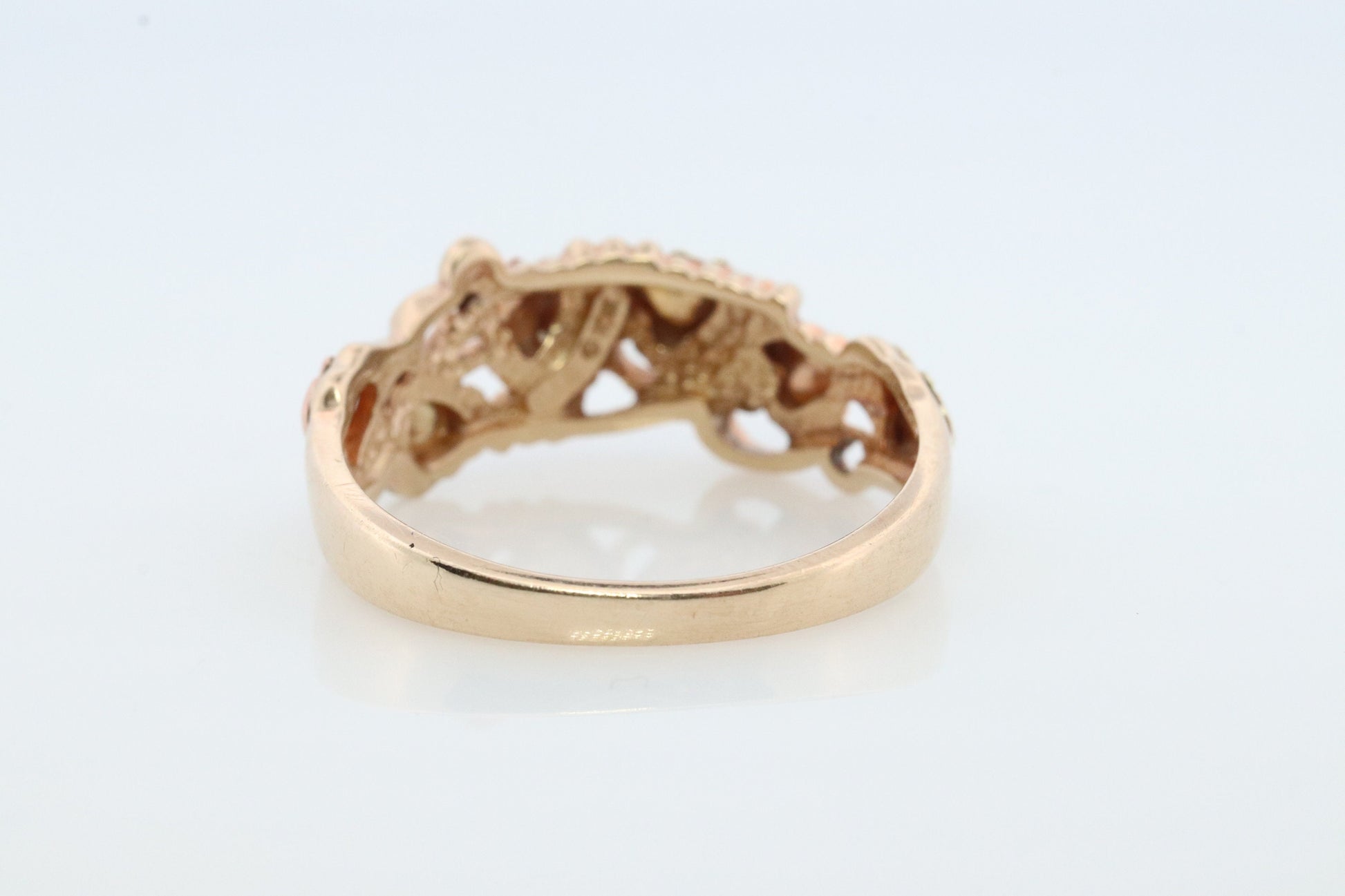 Black Hills Gold Ring. 10k Black Hills Gold wedding band. Vintage Black Hills gold. size 10