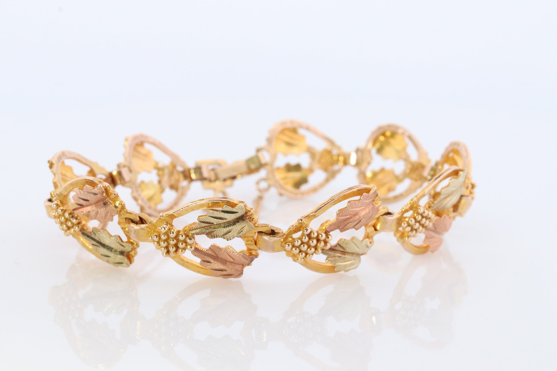 Black Hills Gold Bracelet. 10k Multi-Tone Black Hills Gold Bracelet. Heavy 10k 12k Grape Leaf Bracelet.