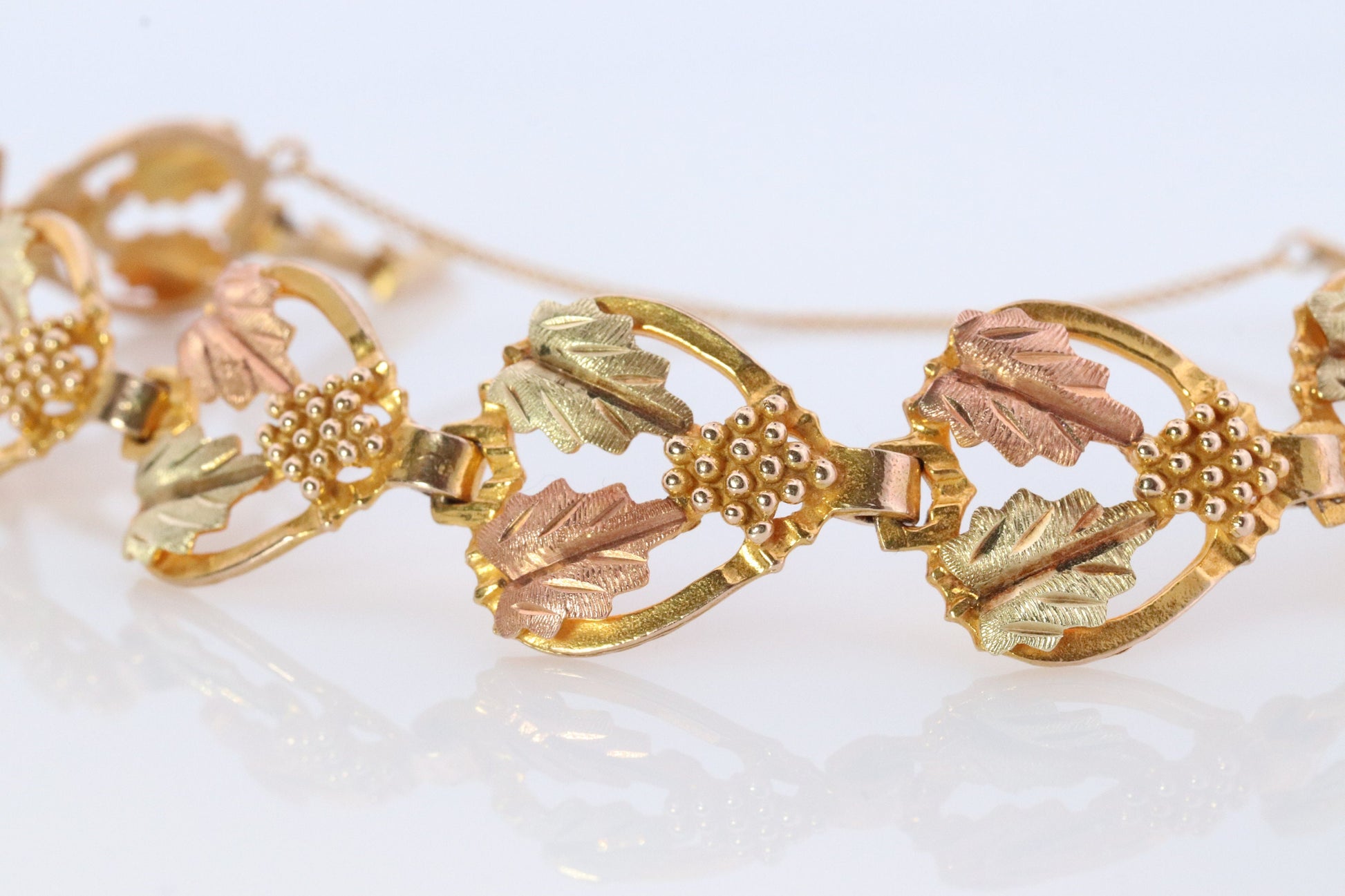 Black Hills Gold Bracelet. 10k Multi-Tone Black Hills Gold Bracelet. Heavy 10k 12k Grape Leaf Bracelet.