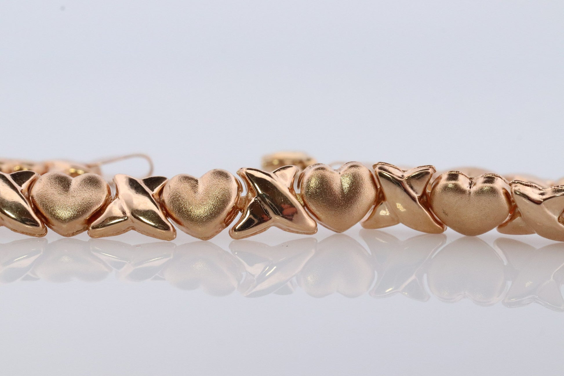 10k XOXO Heart Bracelet. 10k Yellow Gold Kiss Hug Heart XO Bracelet. 10k Yellow Gold Puffed BRACELET.