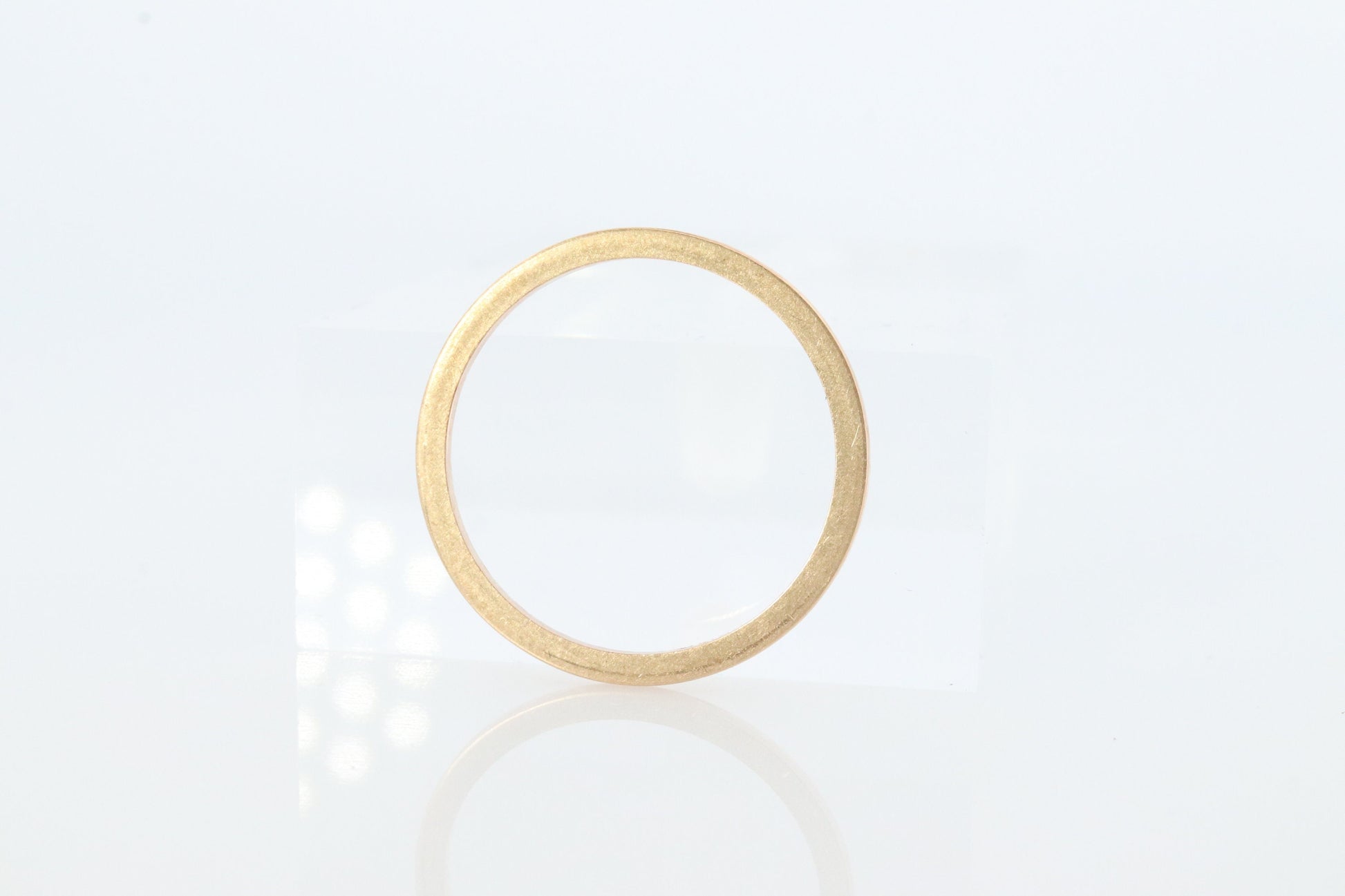 Vintage 10k Yellow Gold Minimalist Band Ring. ULTRA Thin band. 1mm wide. sz6