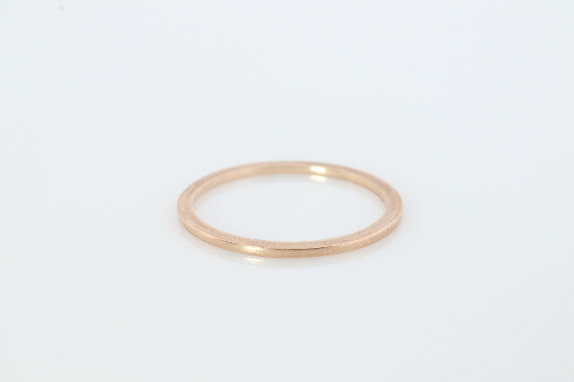 Vintage 10k Yellow Gold Minimalist Band Ring. ULTRA Thin band. 1mm wide. sz6