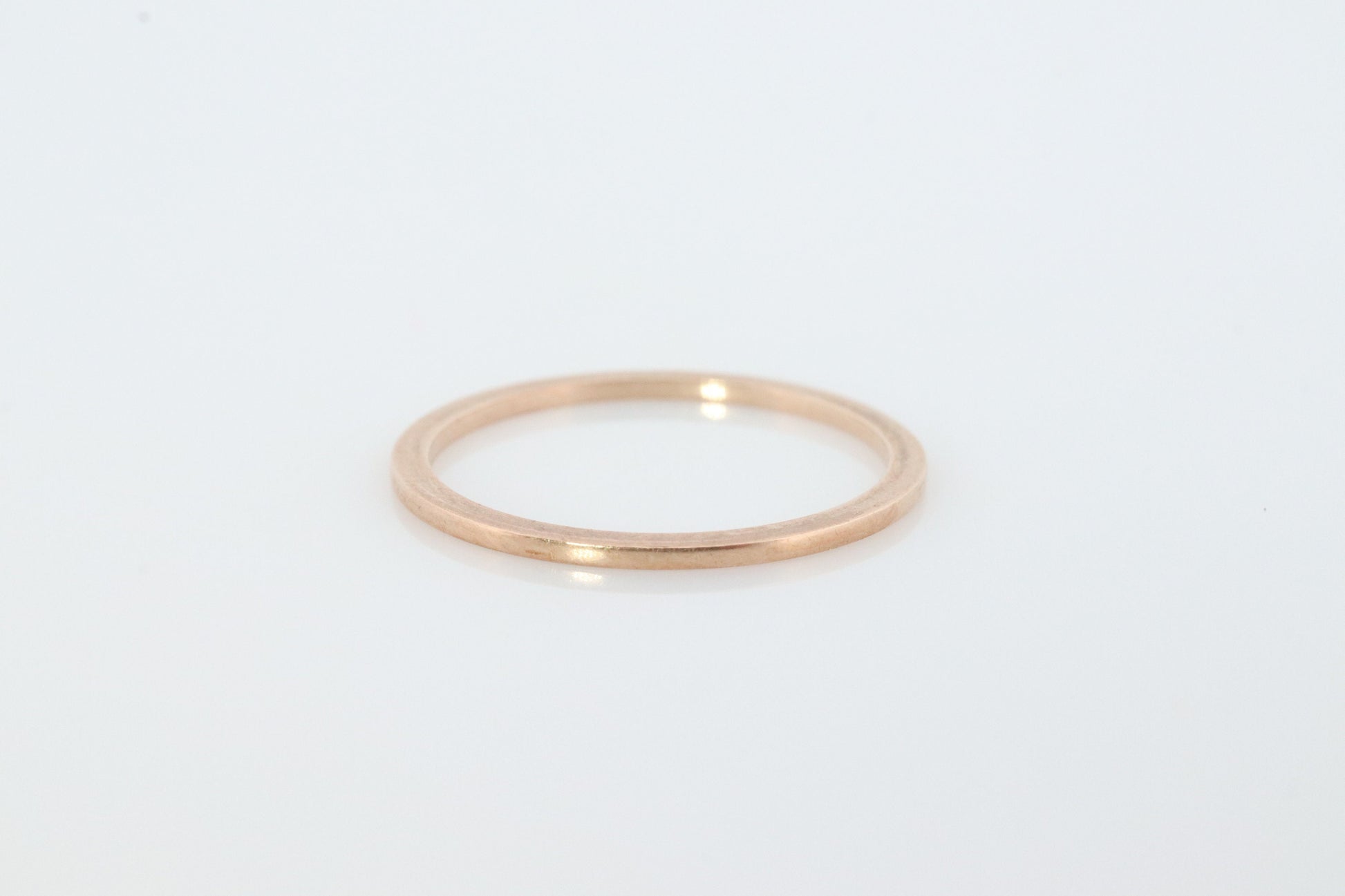 Vintage 10k Yellow Gold Minimalist Band Ring. ULTRA Thin band. 1mm wide. sz6