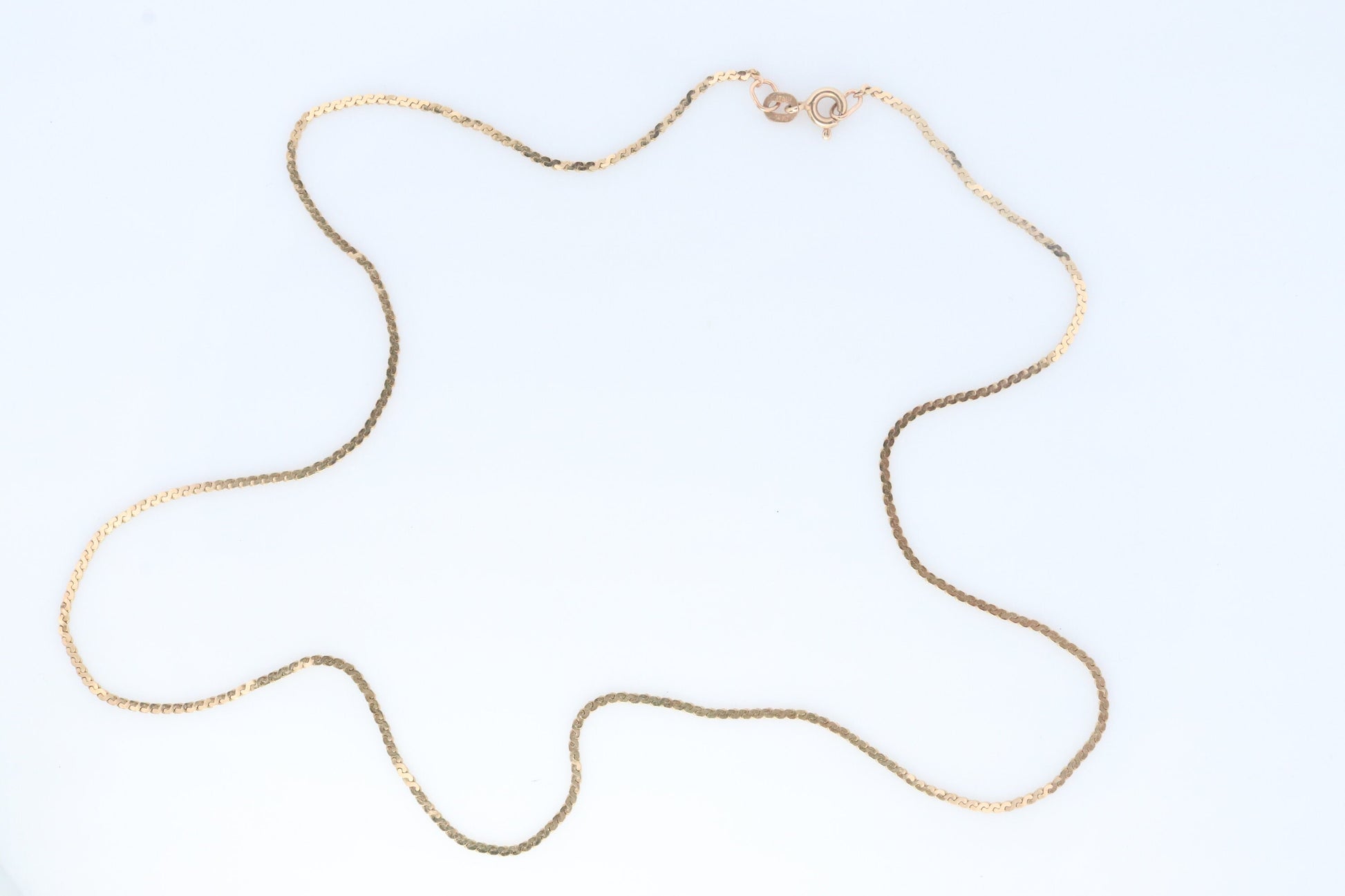 14k S link Serpentine chain necklace. Slink Italy Necklace 1.5mm wide 19in 3.1grams