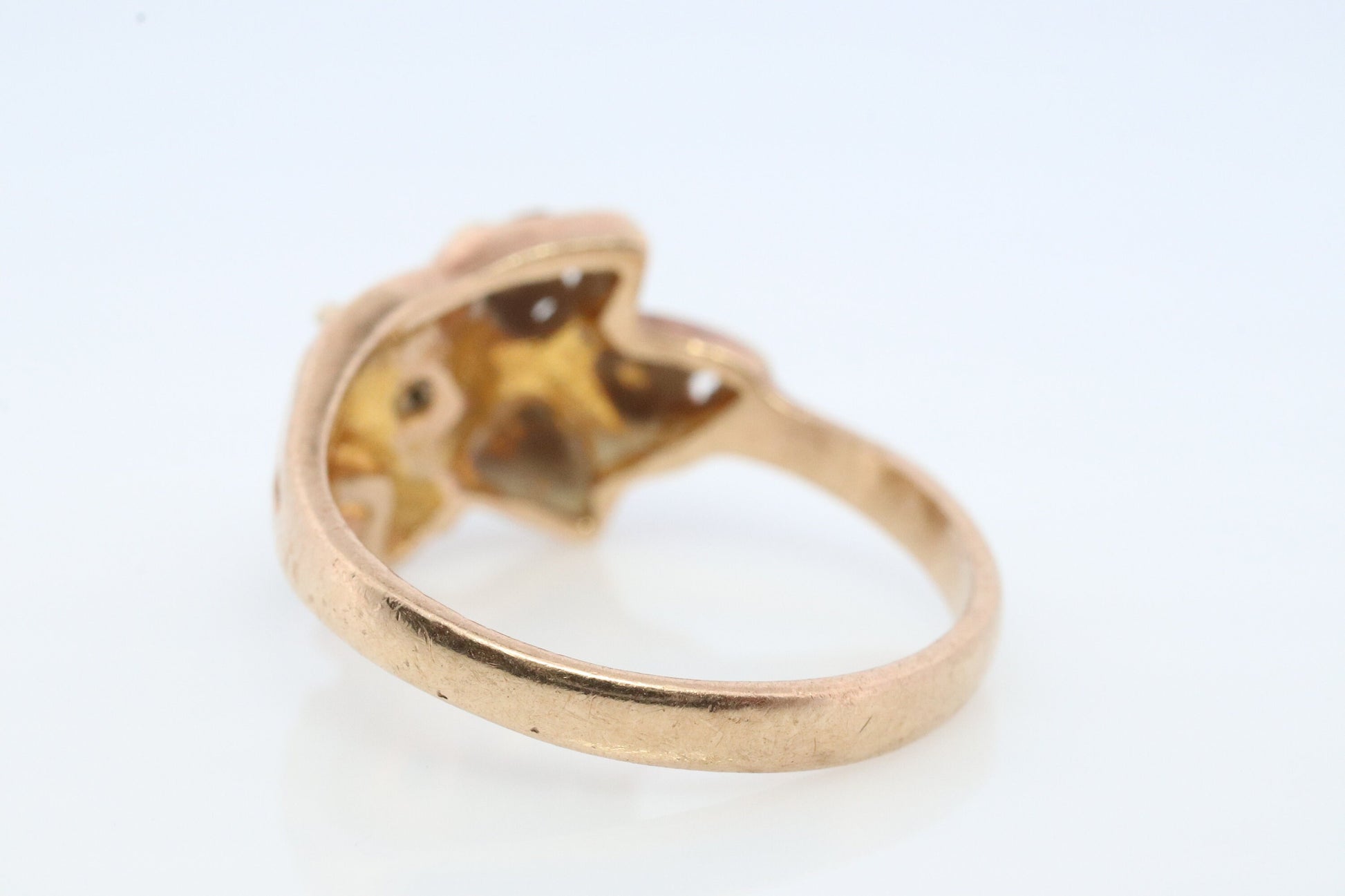 Black Hills Gold Ring beautiful Yellow SAPPHIRE. 10k Multi-Tone Black Hills Gold Sapphire ring.
