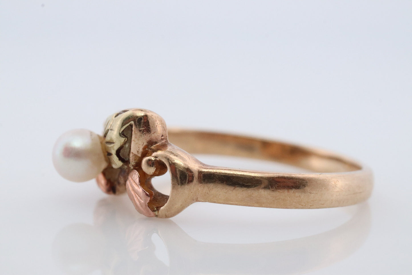 Black Hills Gold Ring with a Pearl. 10k Multi-Tone Black Hills Gold Pearl Ring. Pearl Solitaire Band.