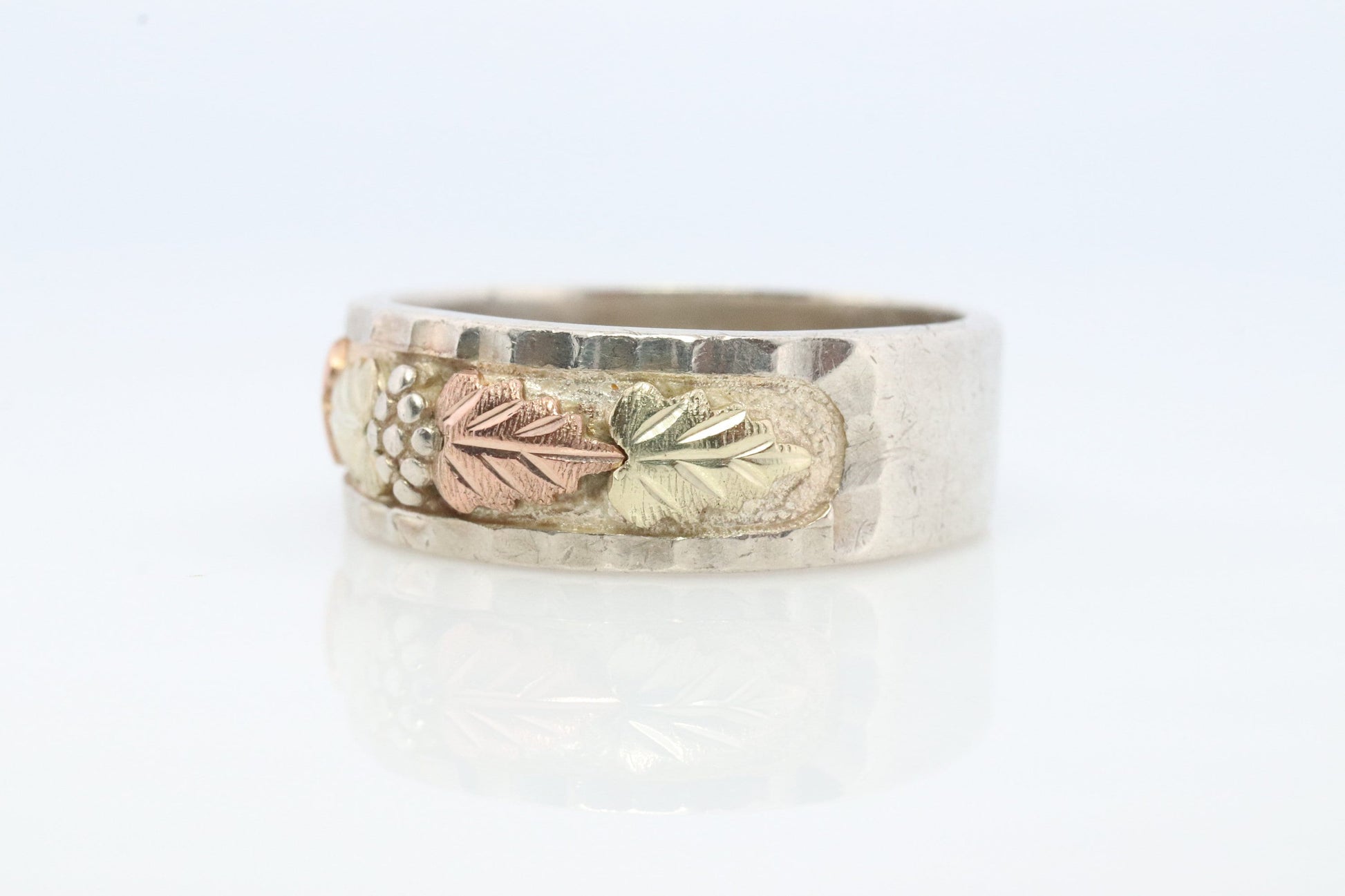 Black Hills Gold Sterling Silver Band. Size 10. 10k 12k Sterling Silver Black Hills Gold Inlays ring.