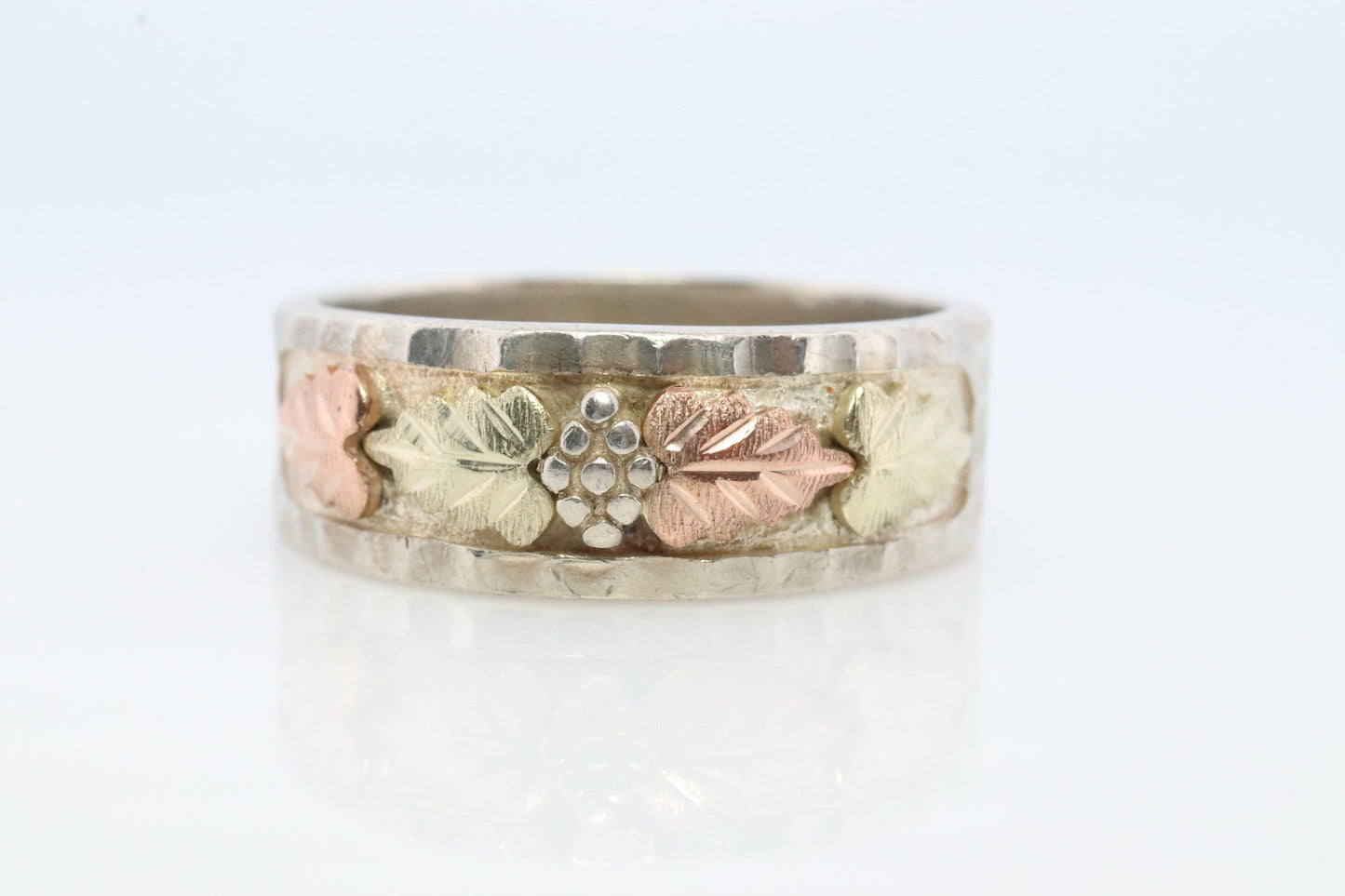 Black Hills Gold Sterling Silver Band. Size 10. 10k 12k Sterling Silver Black Hills Gold Inlays ring.