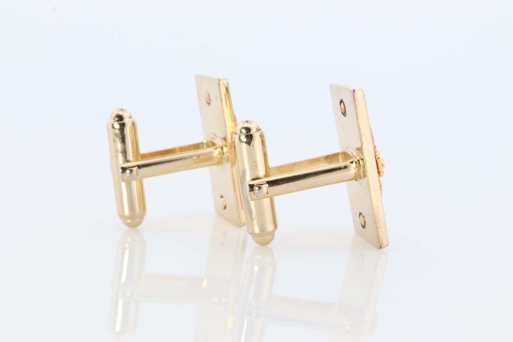 Black Hills Gold Cufflinks. 10k Inlay Grape and Leaves. Black Hill Cuff LINKS with 10k inlays. Shirt Cuff links.