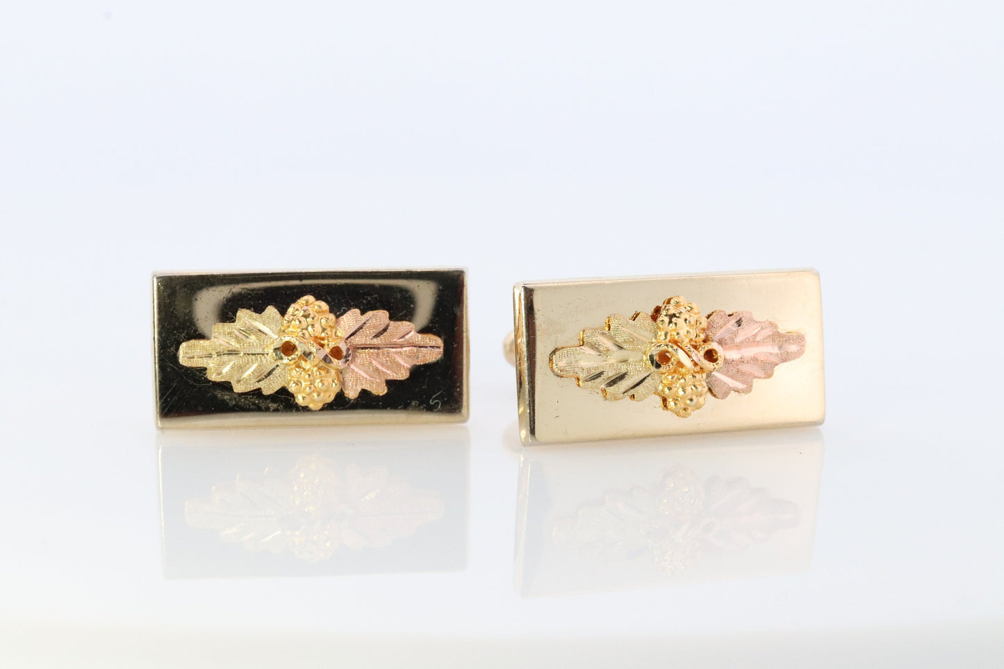 Black Hills Gold Cufflinks. 10k Inlay Grape and Leaves. Black Hill Cuff LINKS with 10k inlays. Shirt Cuff links.