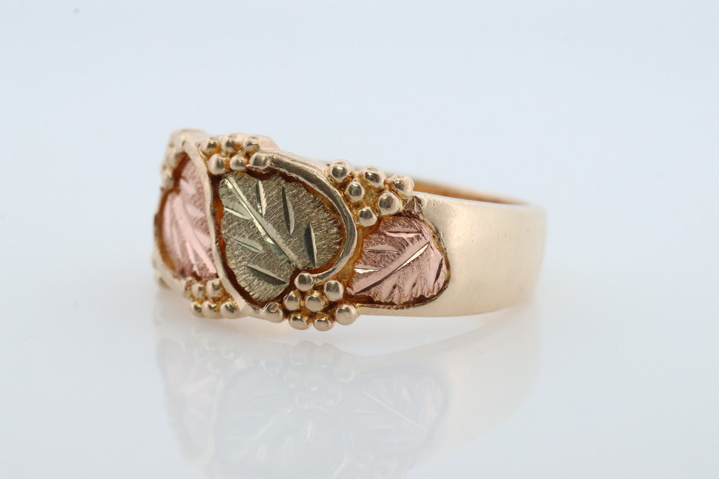 Black Hills Gold Ring. 10k Black Hills Gold wedding band. Vintage Black Hills gold. Size 10