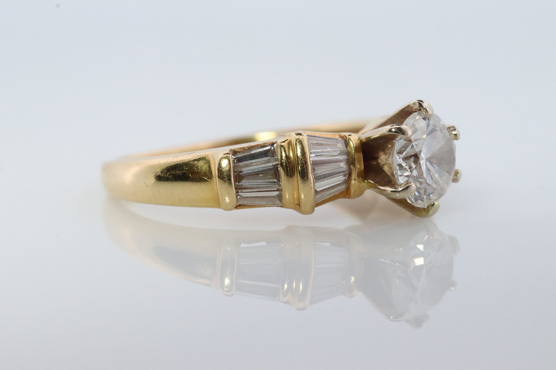 18k Round VS Genuine Diamond Solitaire Ring . Engagement set. Baguette channel set Wedding band. Stunning VS Diamond. Total 1ct.