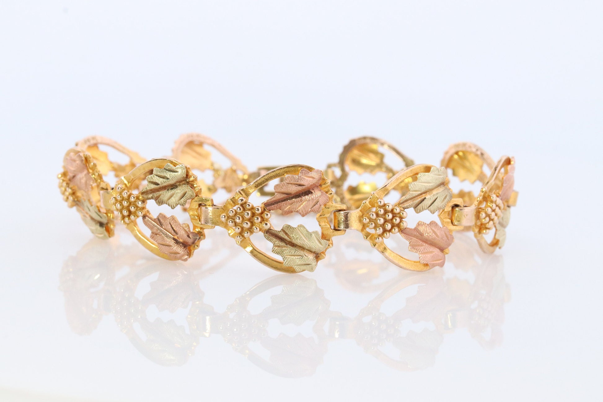 Black Hills Gold Bracelet. 10k Multi-Tone Black Hills Gold Bracelet. Heavy 10k 12k Grape Leaf Bracelet.