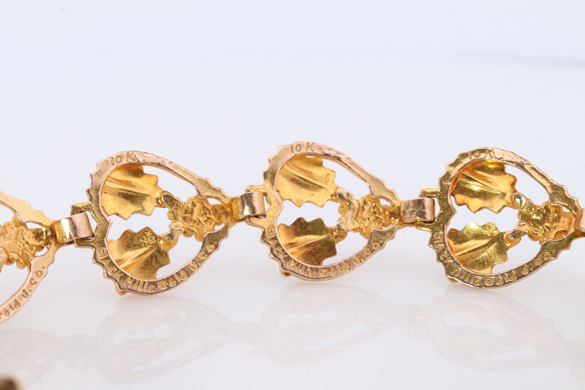 Black Hills Gold Bracelet. 10k Multi-Tone Black Hills Gold Bracelet. Heavy 10k 12k Grape Leaf Bracelet.