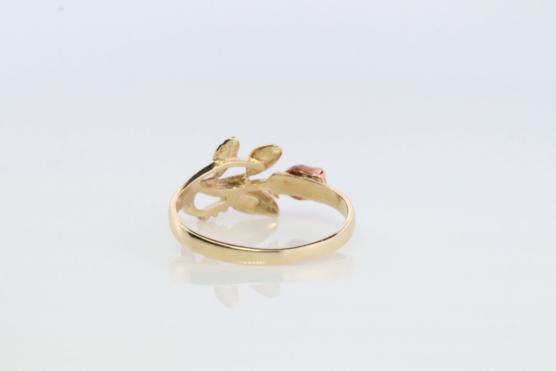 10k FLOWER ROSE Multi-Tone Gold Statement Ring. size 7