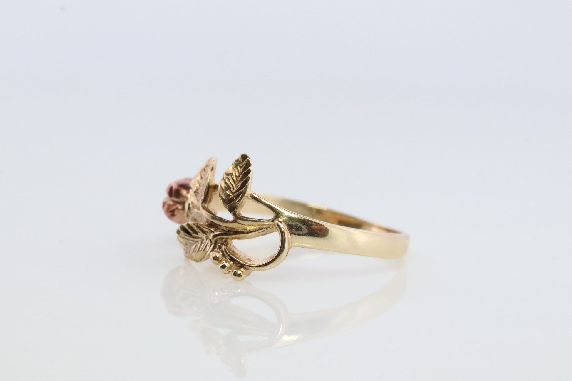 10k FLOWER ROSE Multi-Tone Gold Statement Ring. size 7