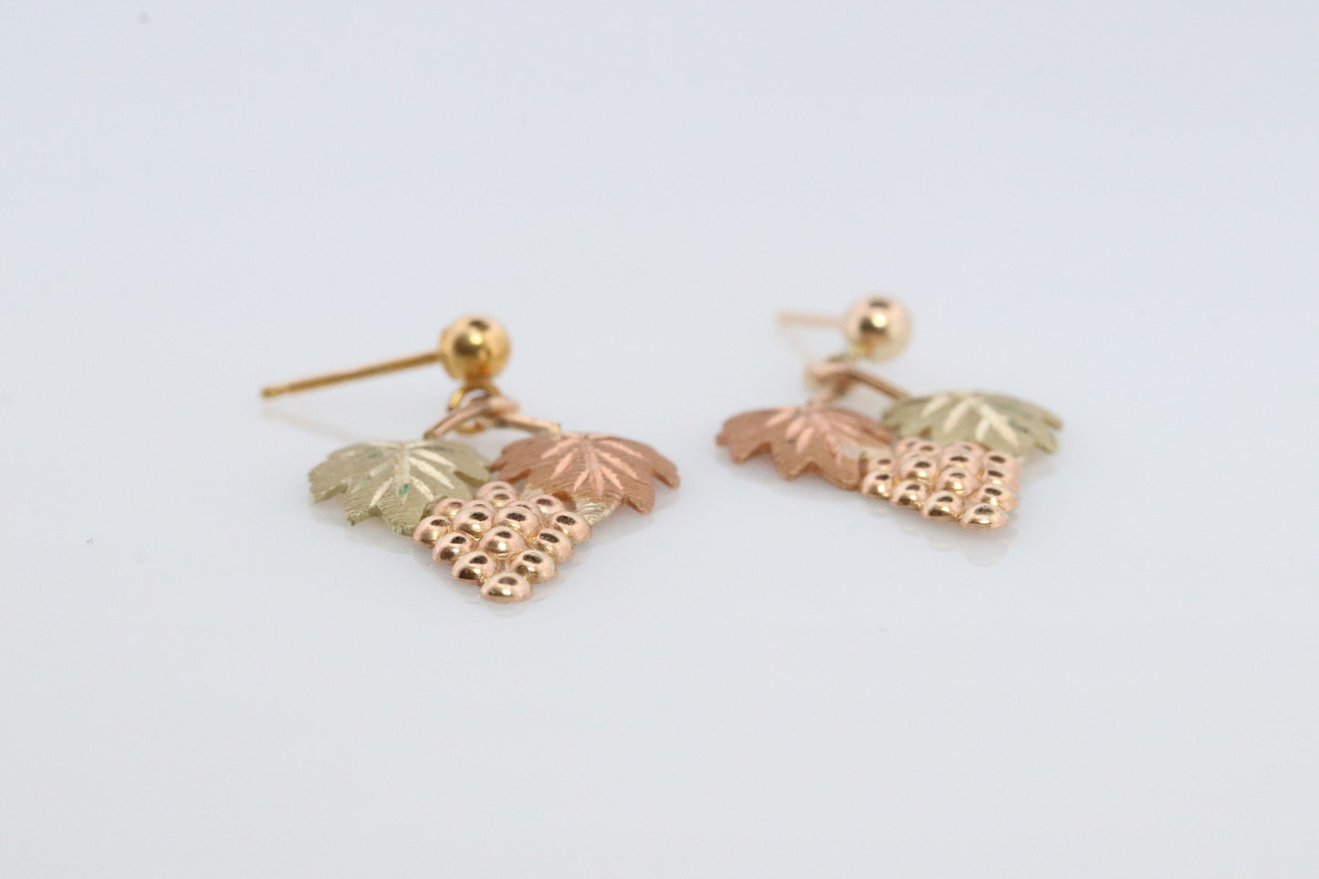 Black Hills Gold Dangle earrings. Black Hills Vine Leaves Dangle earrings