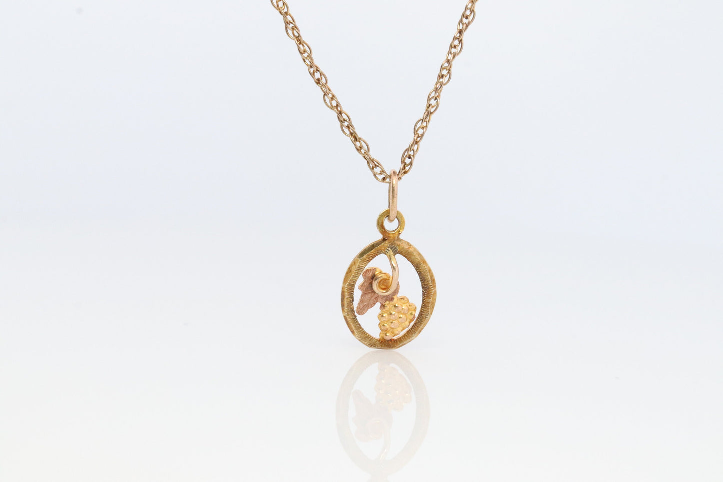 Black Hills Gold Necklace. 10k multi tone Black Hills Gold Pendant and Necklace