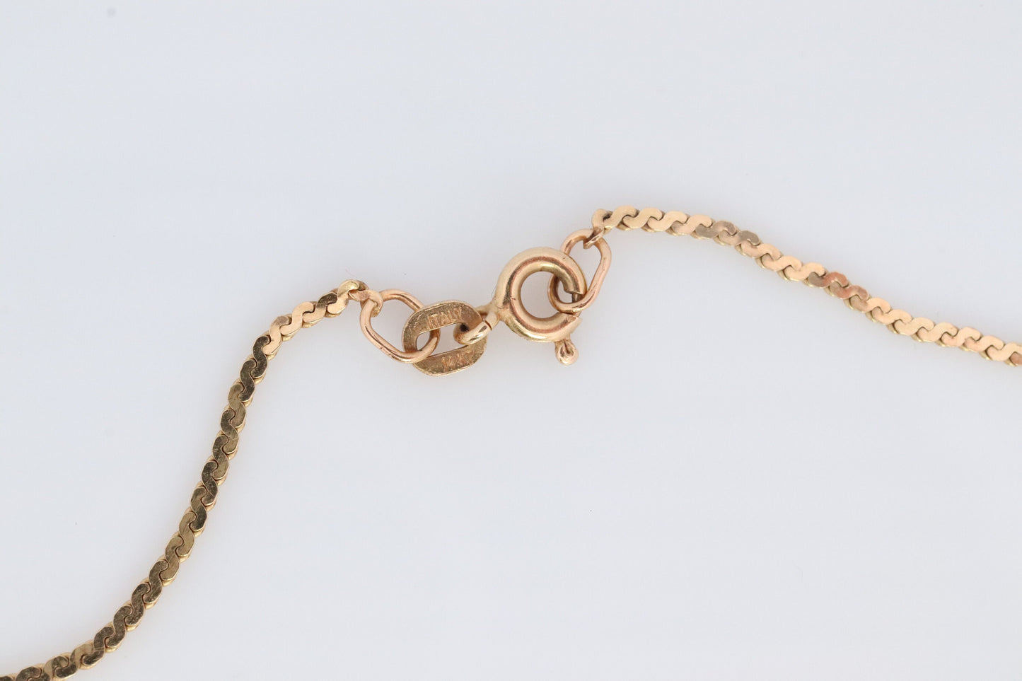 14k S link Serpentine chain necklace. Slink Italy Necklace 1.5mm wide 19in 3.1grams