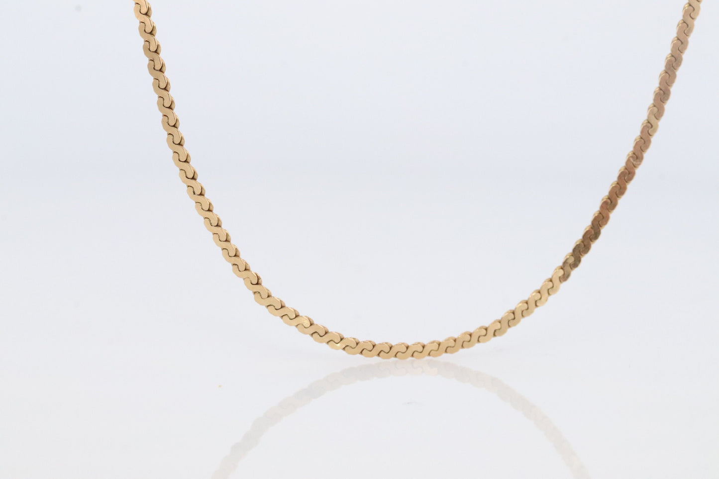 14k S link Serpentine chain necklace. Slink Italy Necklace 1.5mm wide 19in 3.1grams