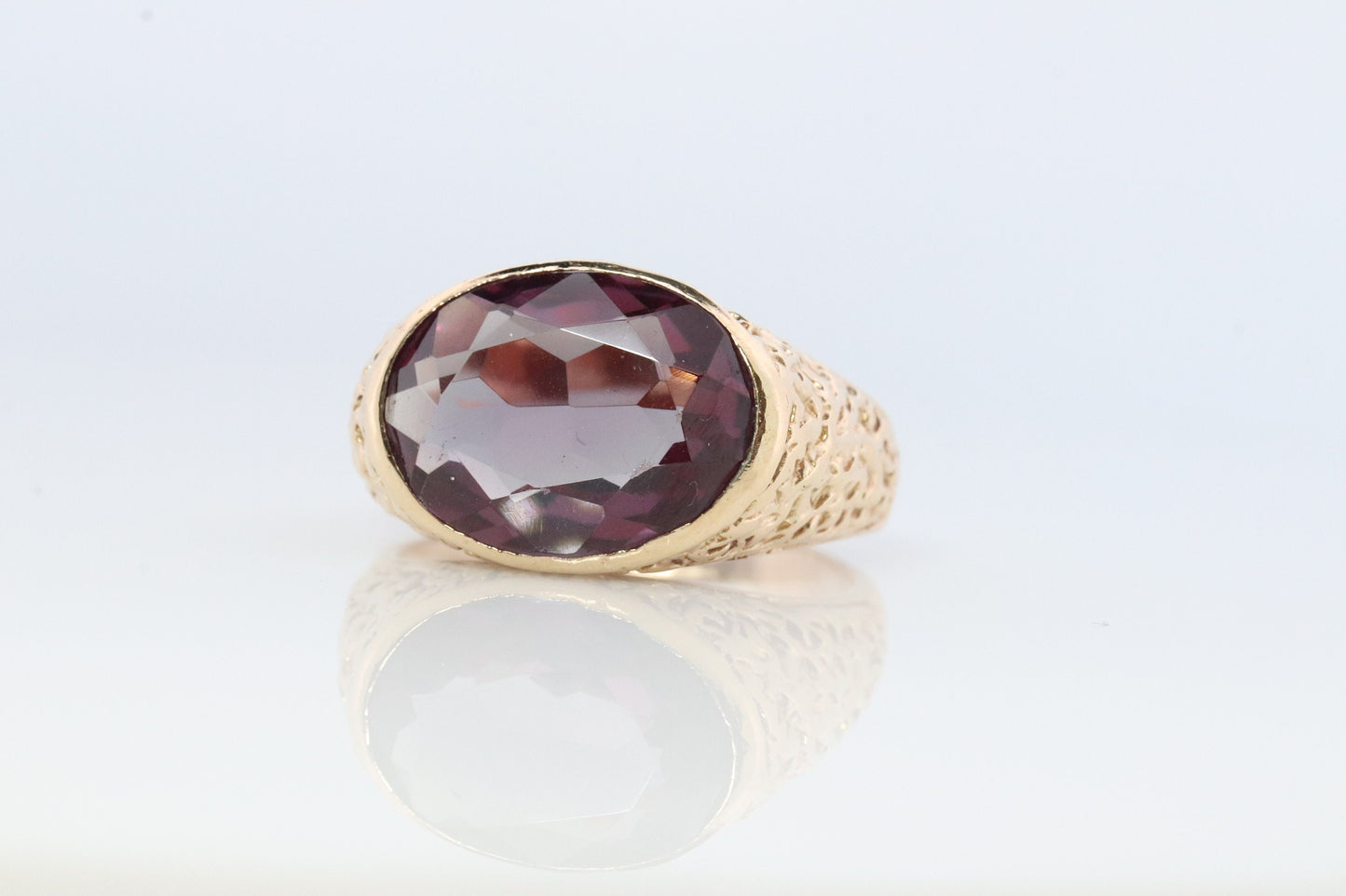 Alexandrite Ring. 14k Gold Heavy Bezel setting oval cabochon faceted ALEXANDRITE ring.