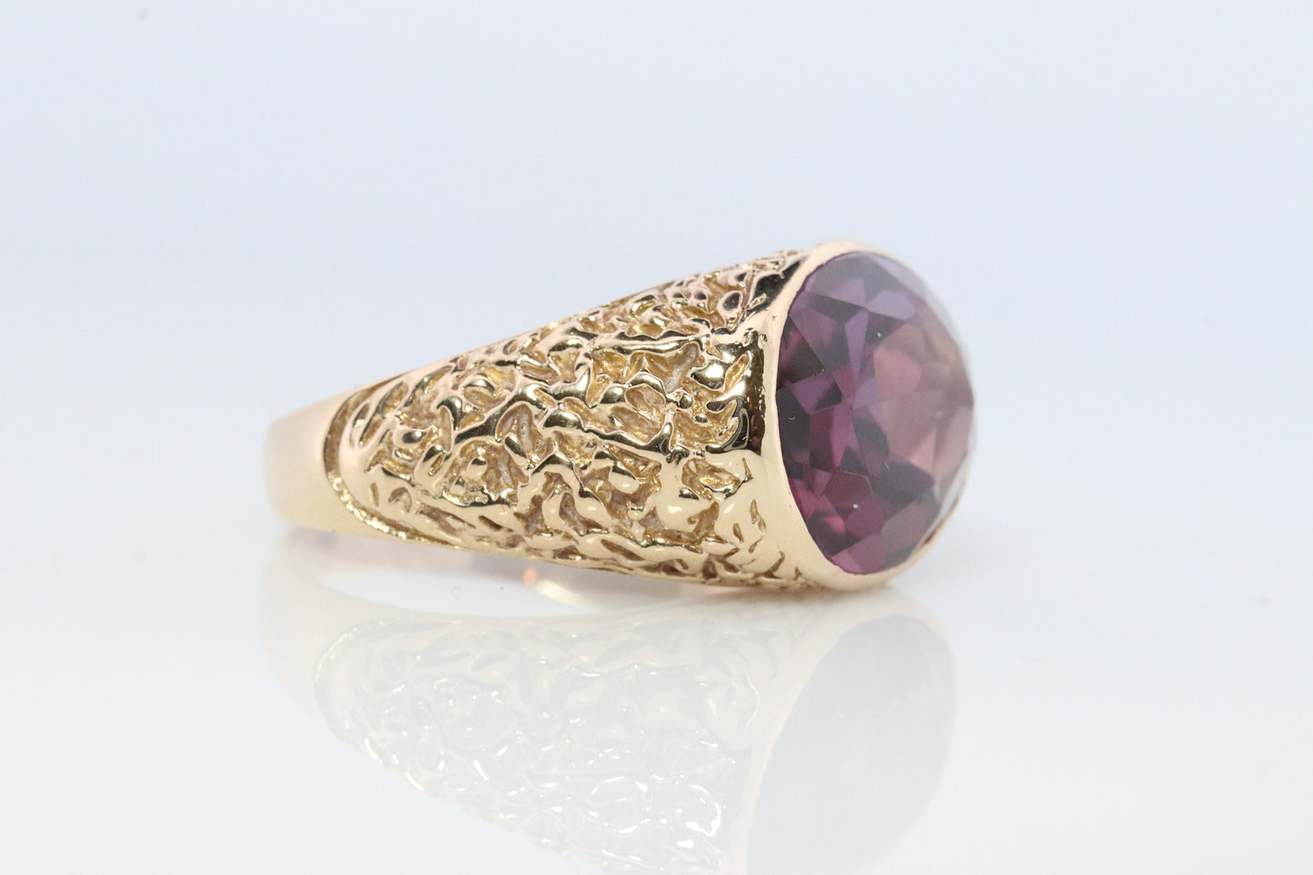 Alexandrite Ring. 14k Gold Heavy Bezel setting oval cabochon faceted ALEXANDRITE ring.