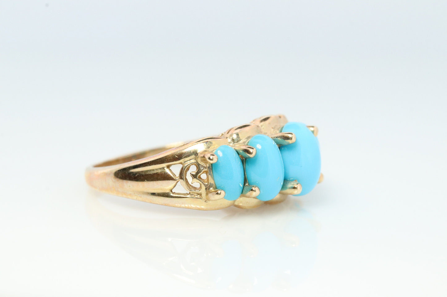 10k Oval Turquoise Cabochon Ring. 10k Aquamarine Turquoise Cluster Band.