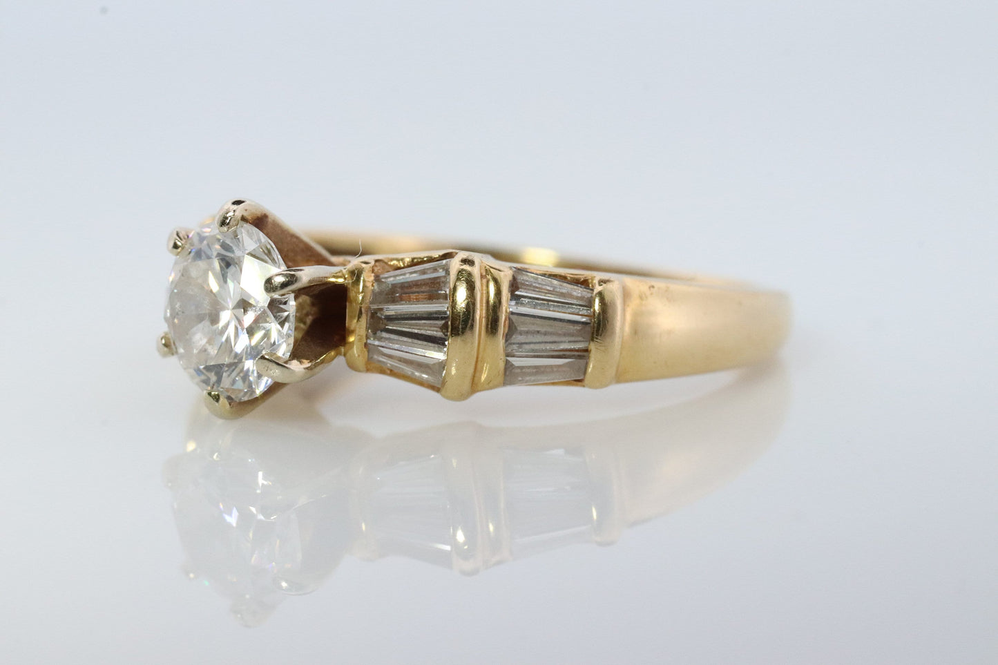 18k Round VS Genuine Diamond Solitaire Ring . Engagement set. Baguette channel set Wedding band. Stunning VS Diamond. Total 1ct.