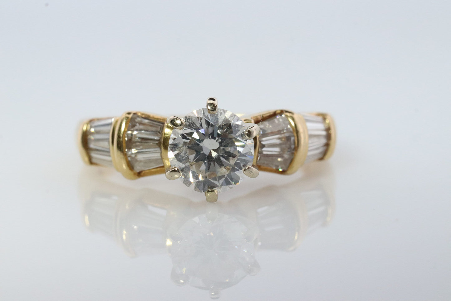 18k Round VS Genuine Diamond Solitaire Ring . Engagement set. Baguette channel set Wedding band. Stunning VS Diamond. Total 1ct.