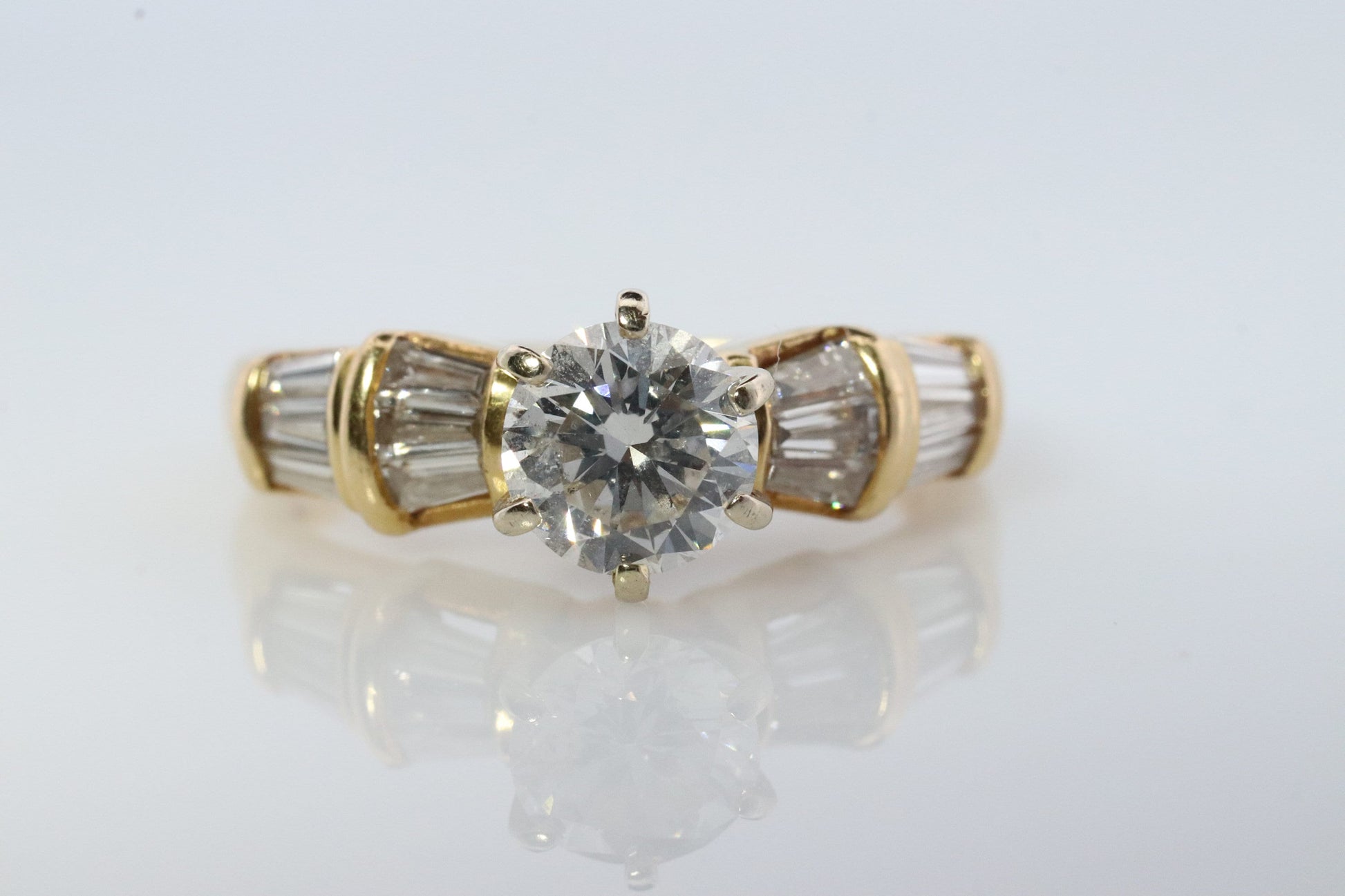 18k Round VS Genuine Diamond Solitaire Ring . Engagement set. Baguette channel set Wedding band. Stunning VS Diamond. Total 1ct.
