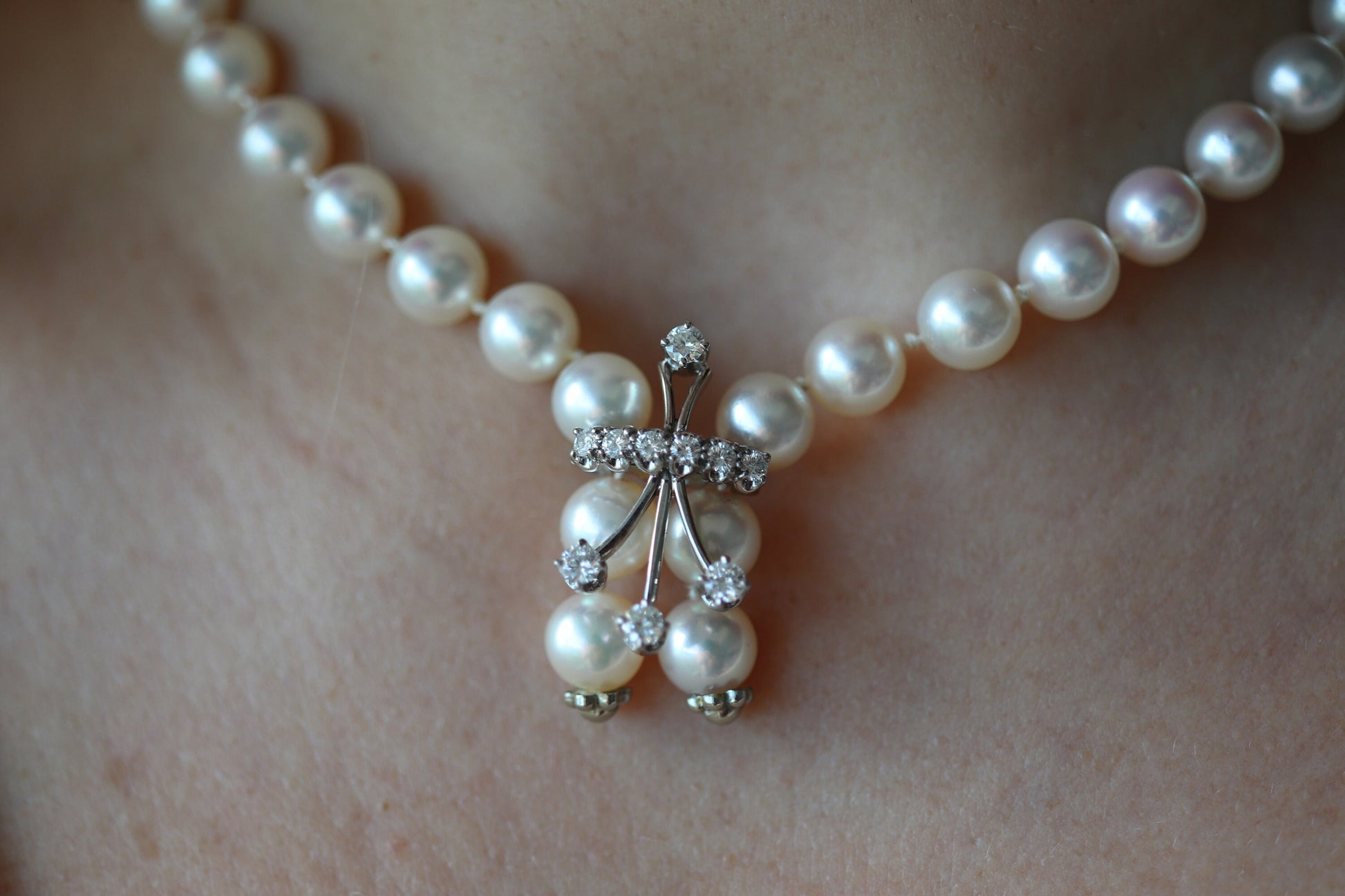 JABEL Diamond 18k White Gold Pearl Necklace. 8mm Pearls 15inch Bypass Chocker Necklace.