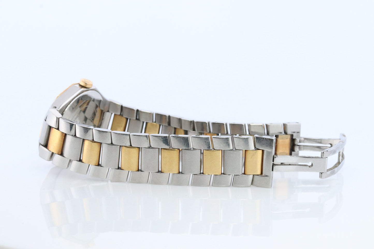Vintage Baume and Mercier watch. Baume Mercier 65473 Riviera 18k Yellow Gold Stainless Steel. Two Tone Color Date watch