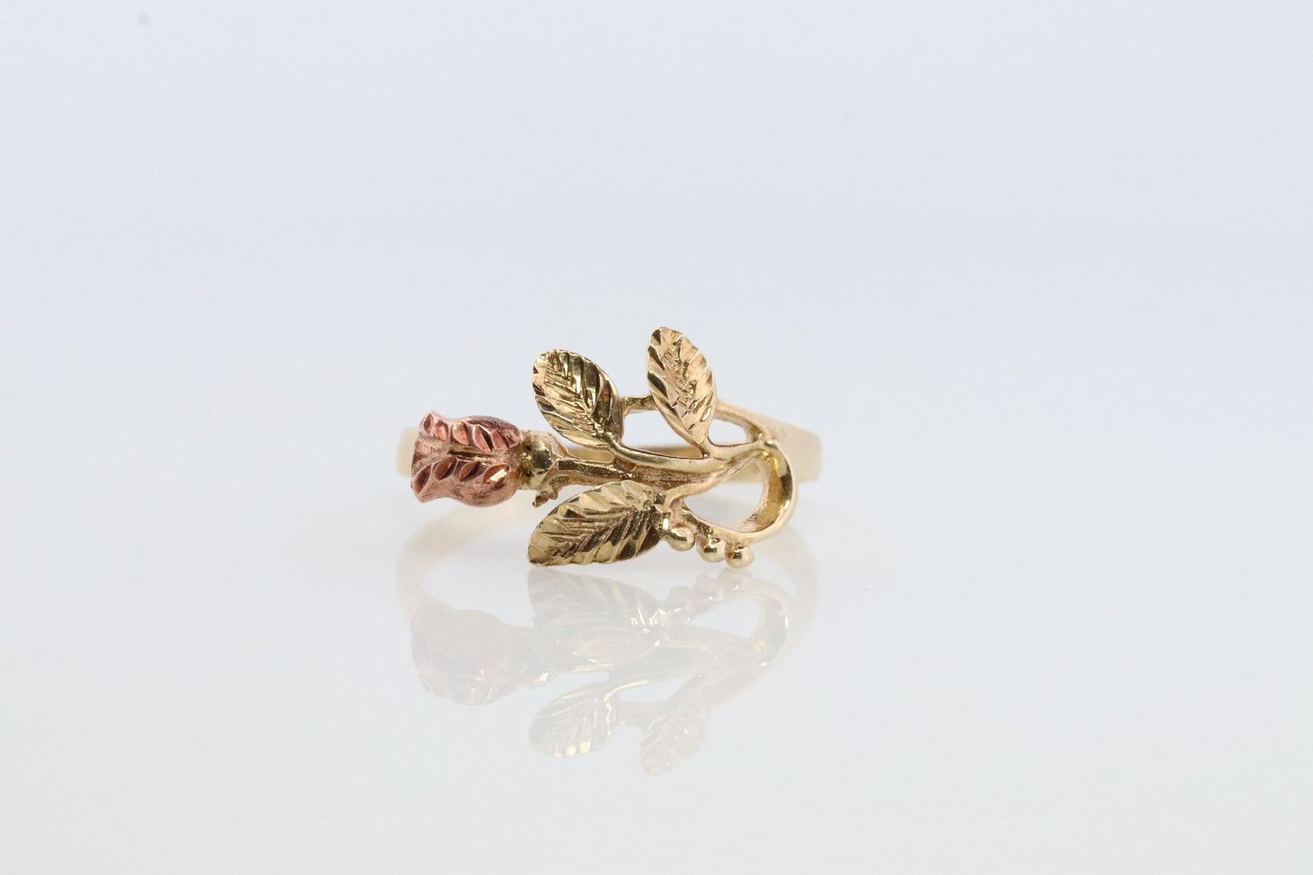 10k FLOWER ROSE Multi-Tone Gold Statement Ring. size 7