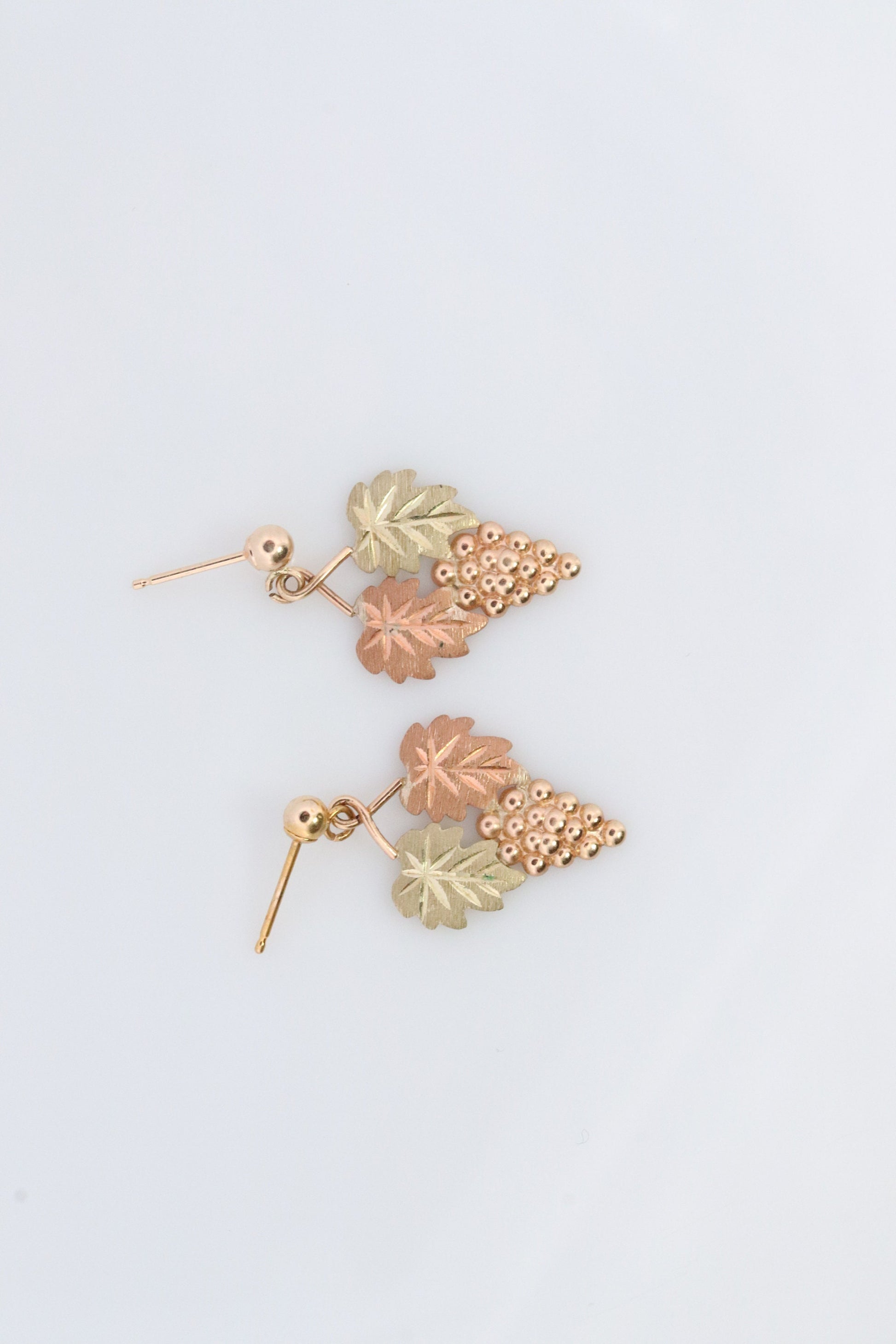 Black Hills Gold Dangle earrings. Black Hills Vine Leaves Dangle earrings