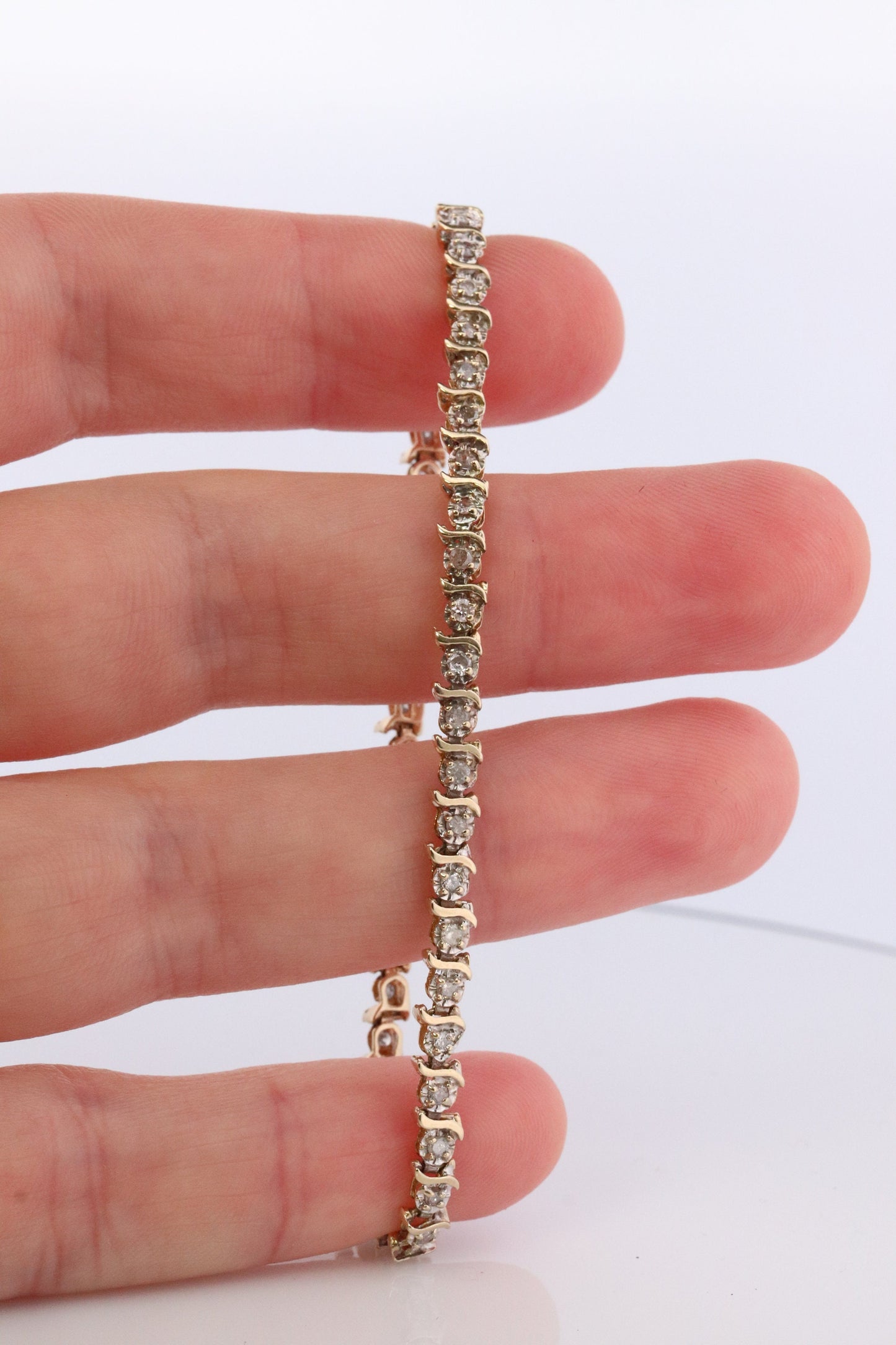 14k Diamond Tennis Bracelet. 14k S-LINK round diamond Tennis bracelet.
