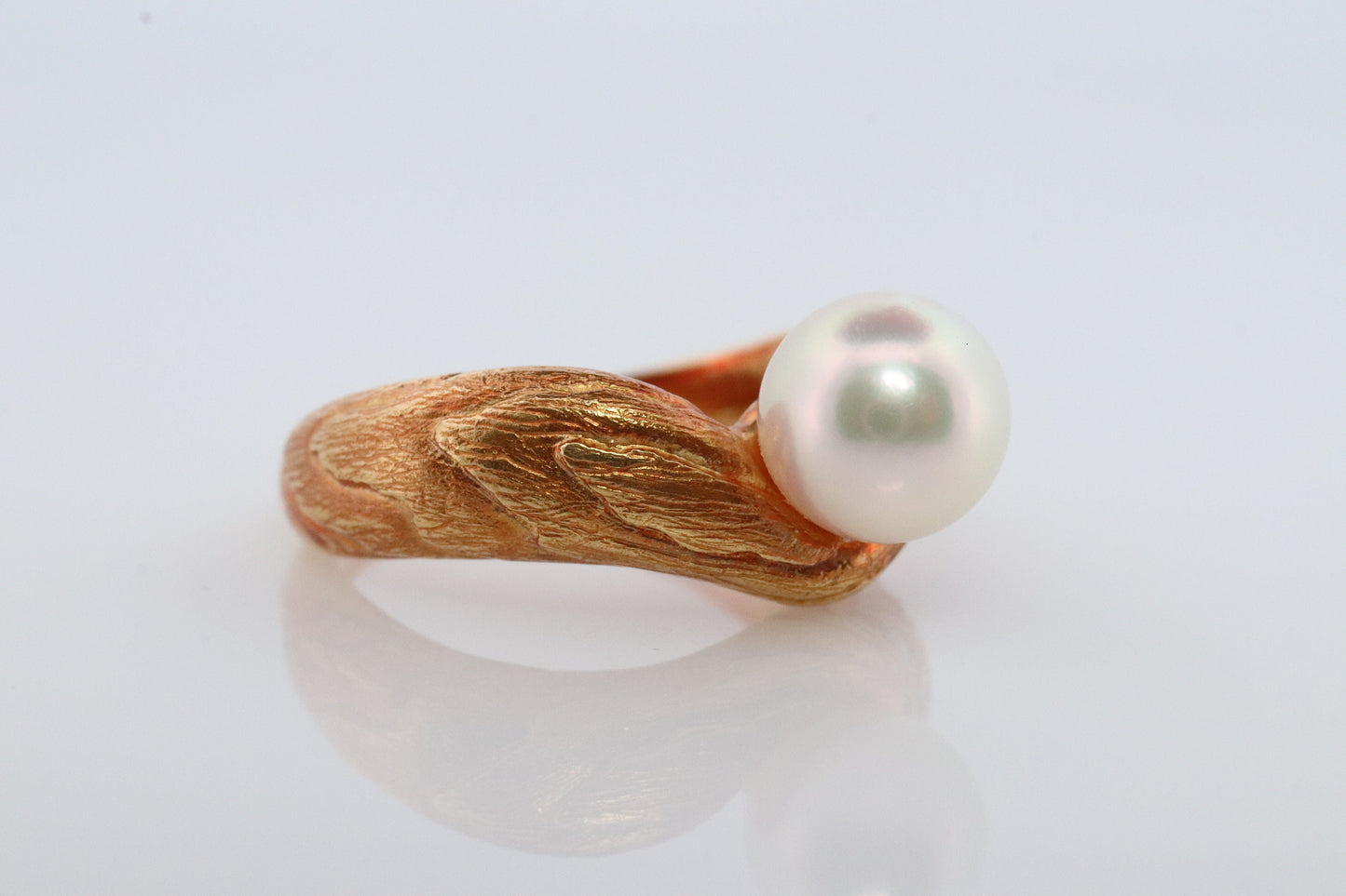 Mikimoto Ring. Vintage 18k Gold Mikimoto Pearl and Diamond Solitaire. Mikimoto Pearl Natural Wood Bark Design. Akoya pearl