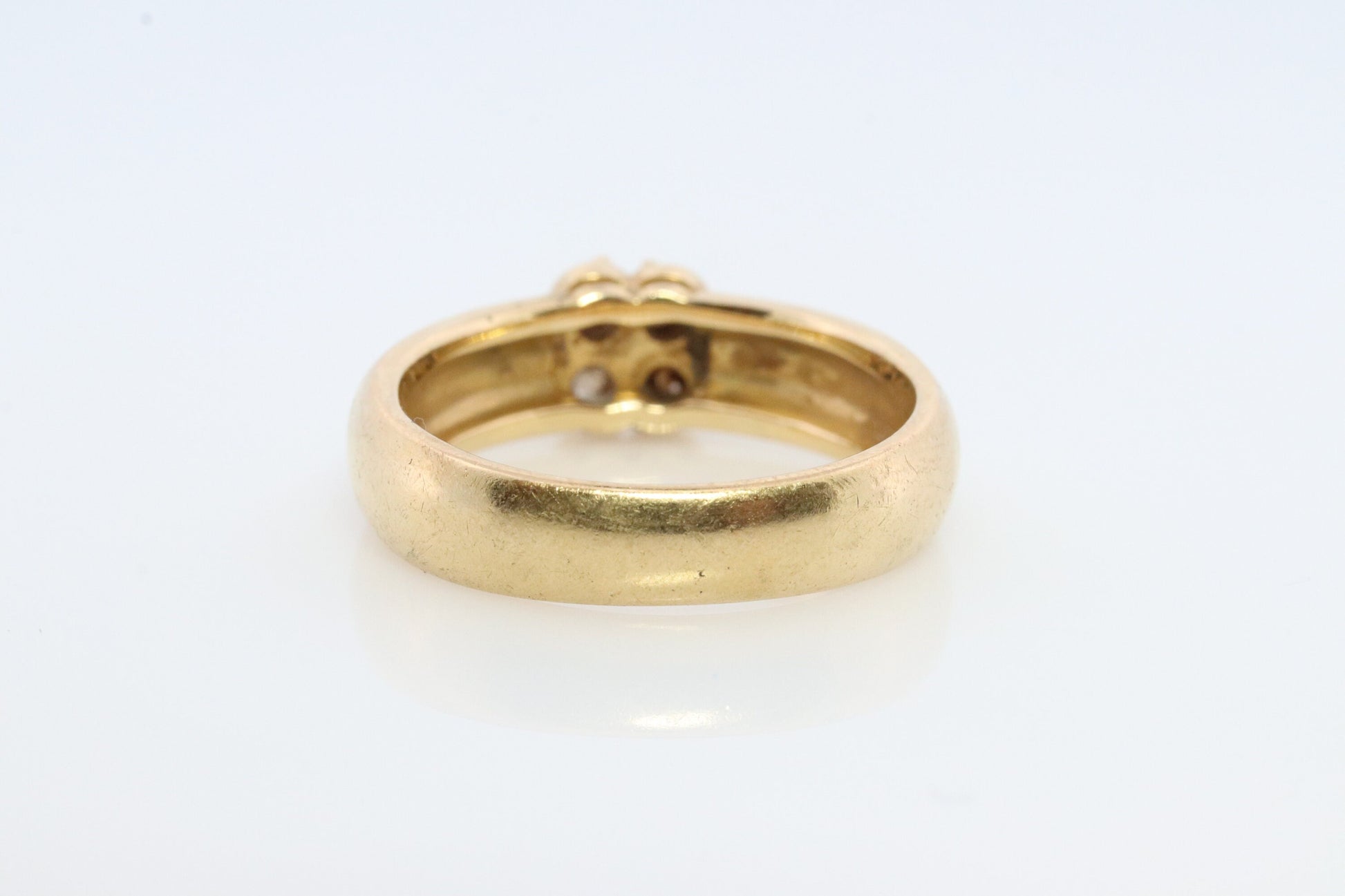Mikimoto Ring. Vintage 18k Gold Mikimoto Diamond Clover ring. Mikimoto Diamond Cluster band. Mikimoto Flower. Wide wedding band.