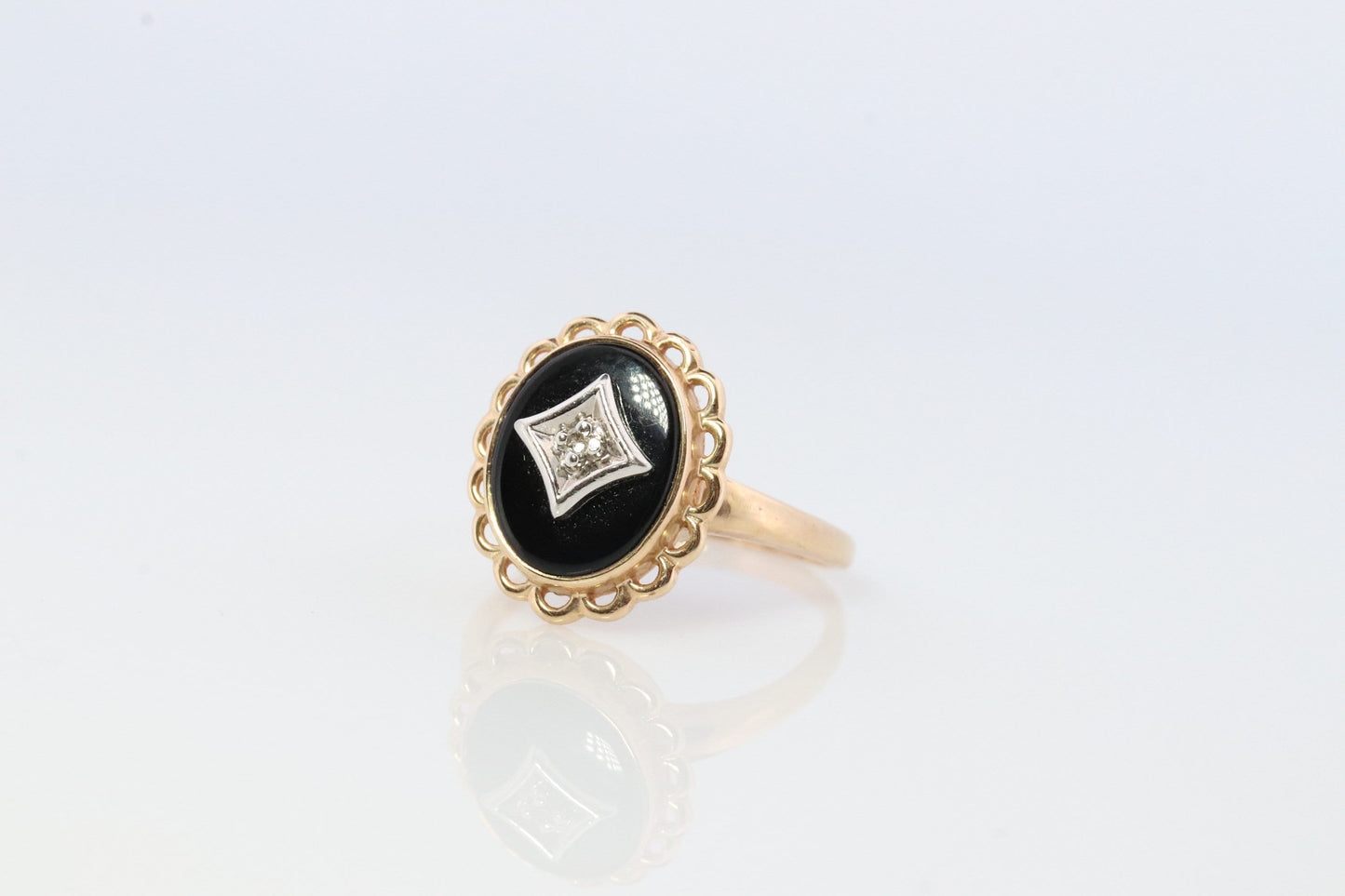 10k ONYX and diamond ring. Oval Onyx bezel set victorian mourning ring. #1061
