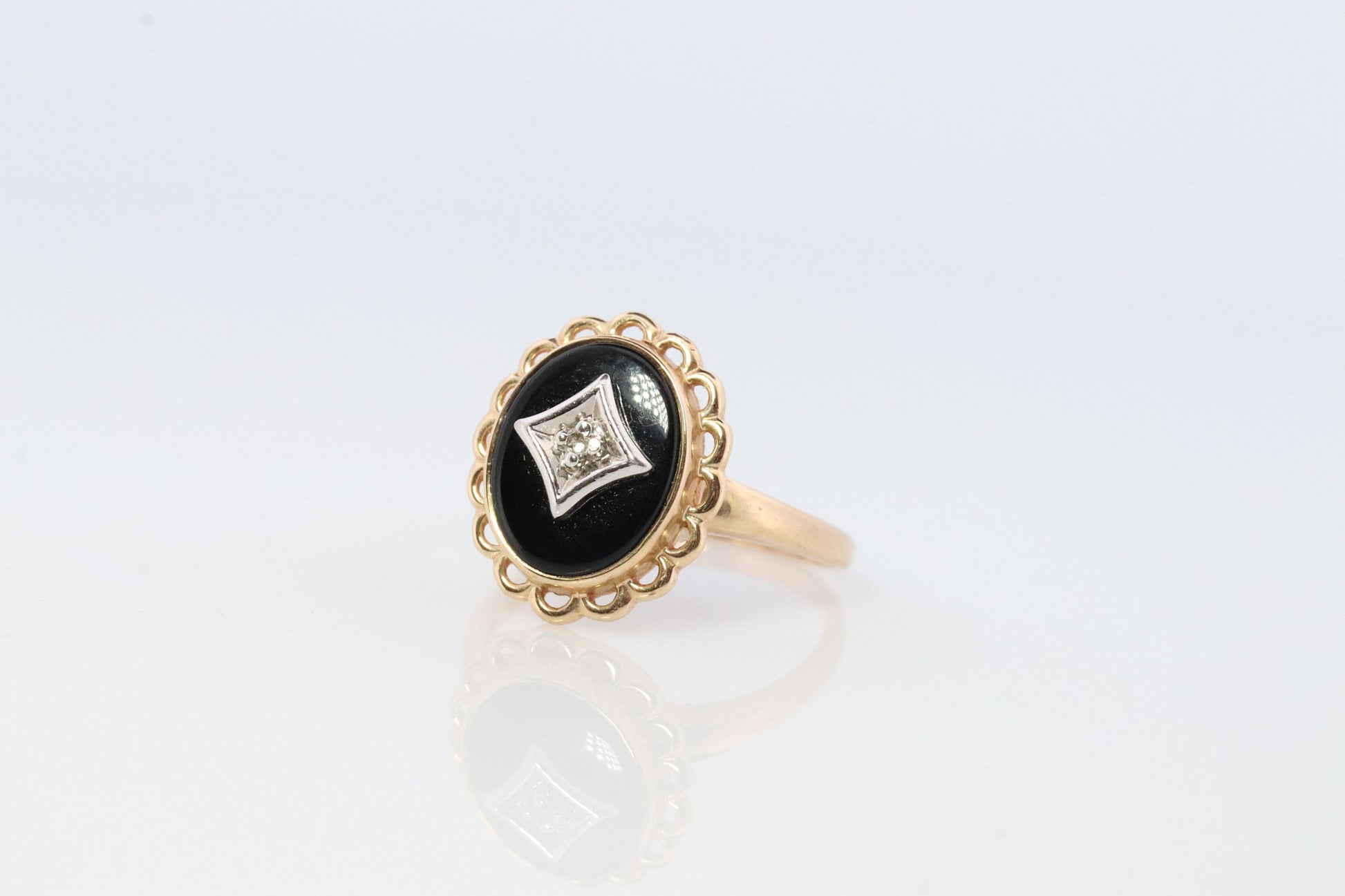 10k ONYX and diamond ring. Oval Onyx bezel set victorian mourning ring. #1061